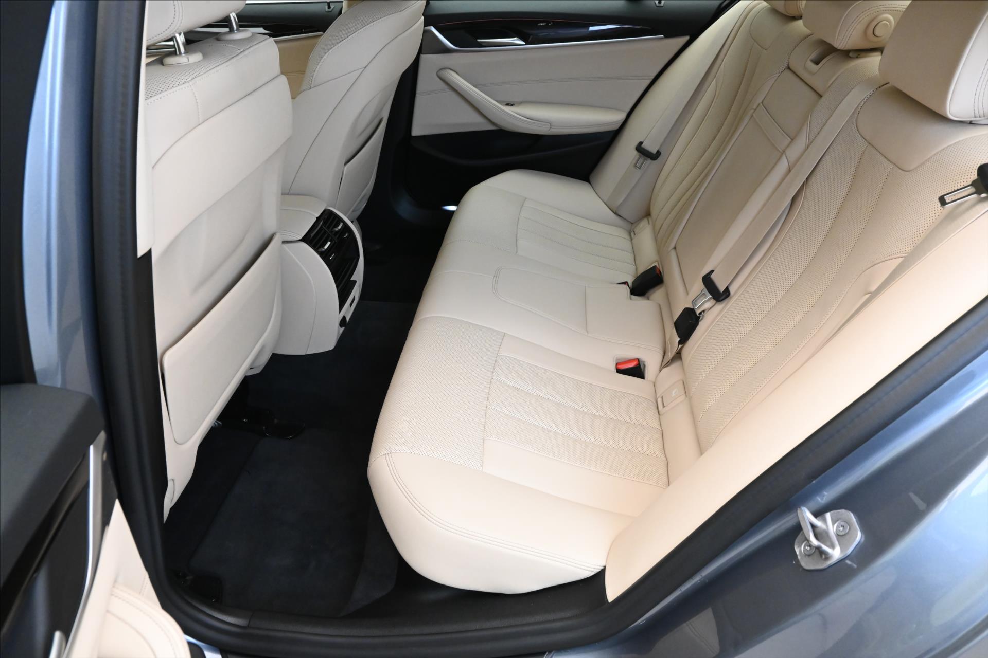 Hlavní fotografie vozu BMW Řada 5 3,0 530d 210 kW x-Drive AT8 Záruka až 5 let (14)