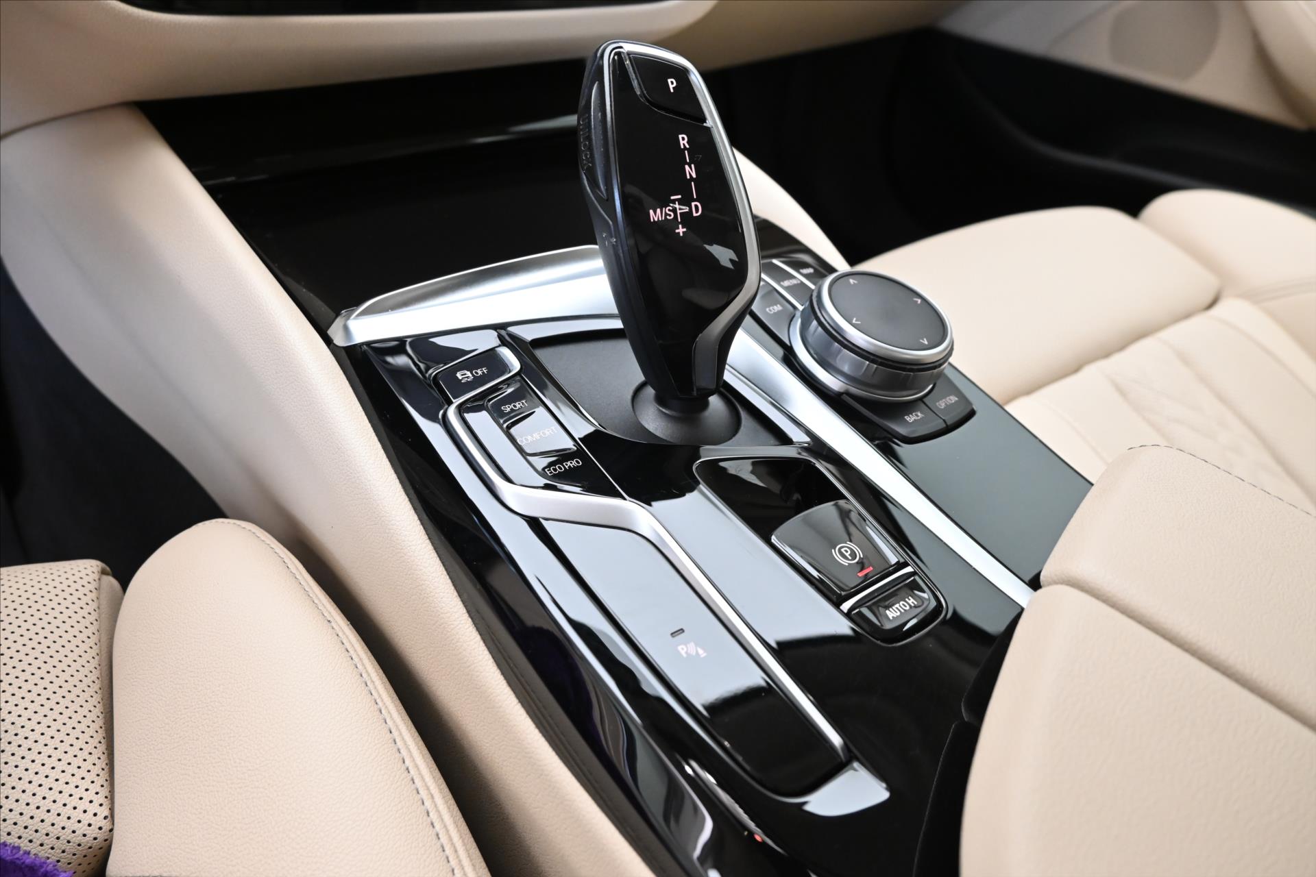 Hlavní fotografie vozu BMW Řada 5 3,0 530d 210 kW x-Drive AT8 Záruka až 5 let (22)