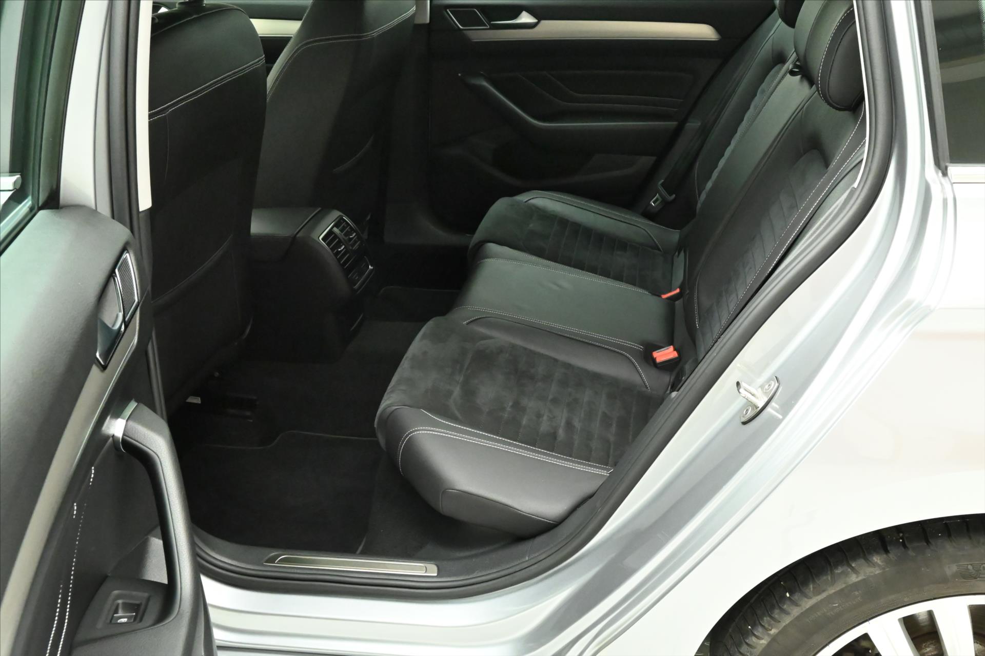 Main photo of the car Volkswagen Passat 2.0 TDI 140 kW DSG ELEGANCE Warranty up to 5 years (14)