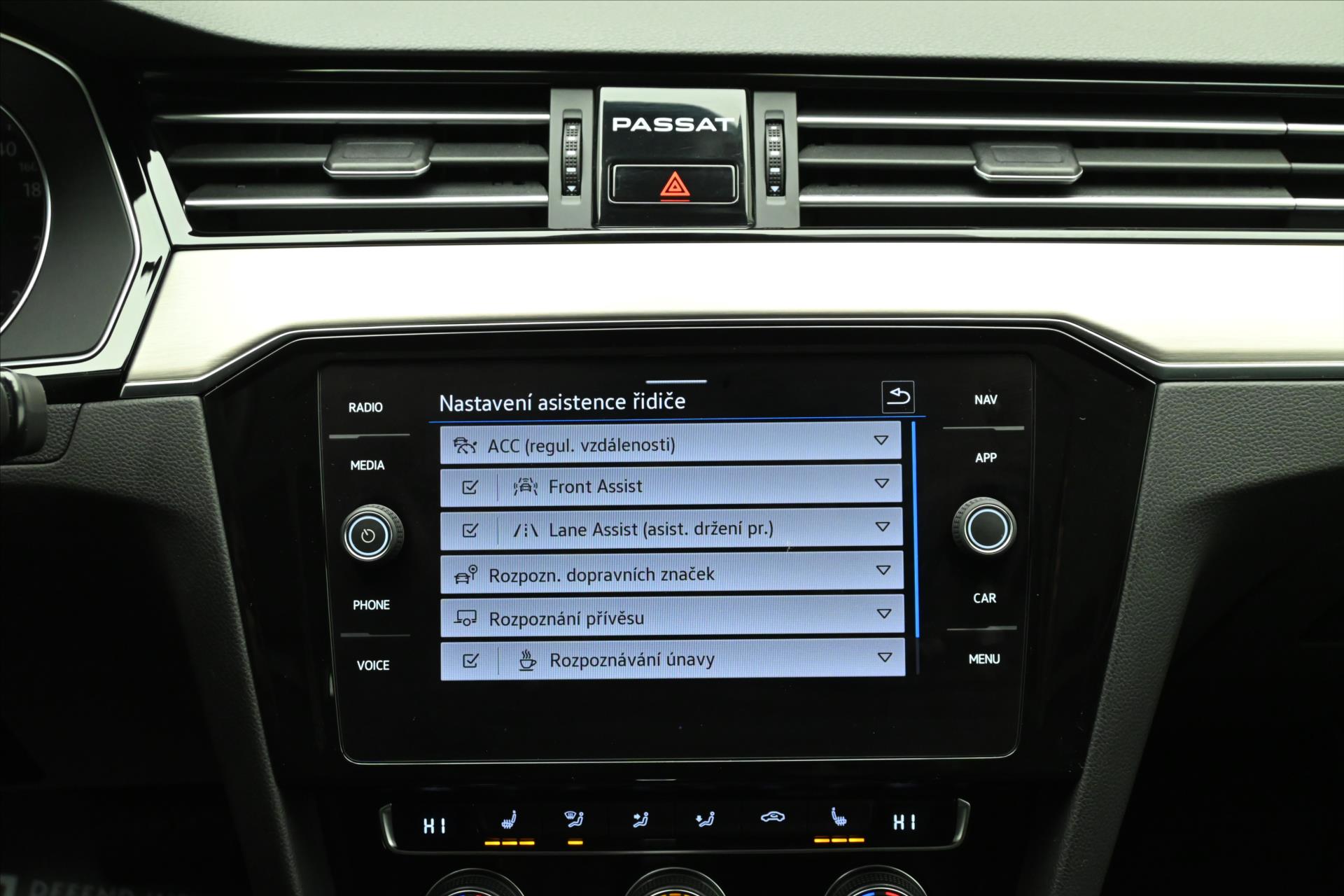 Main photo of the car Volkswagen Passat 2.0 TDI 140 kW DSG ELEGANCE Warranty up to 5 years (20)