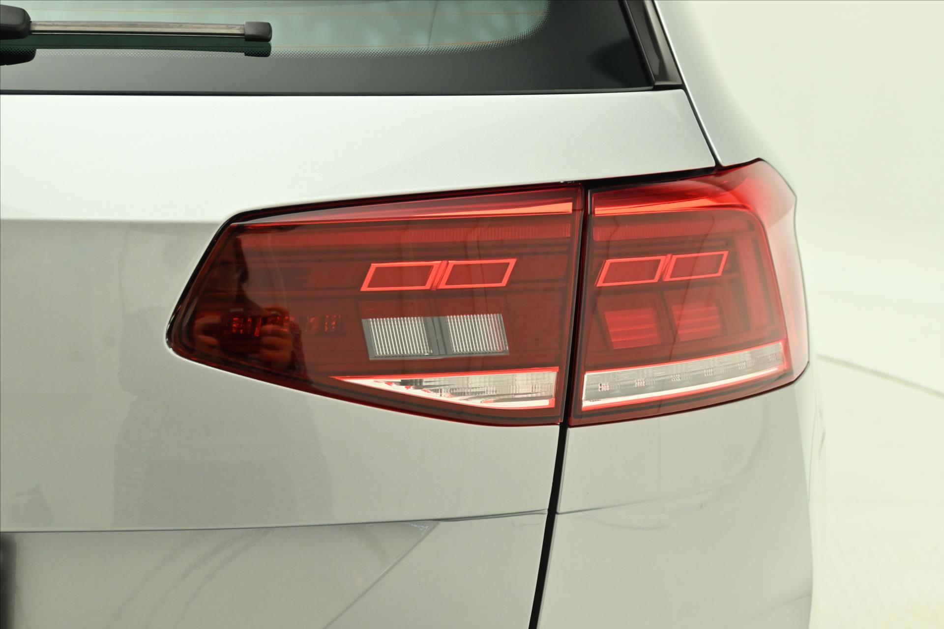 Main photo of the car Volkswagen Passat 2.0 TDI 140 kW DSG ELEGANCE Warranty up to 5 years (31)
