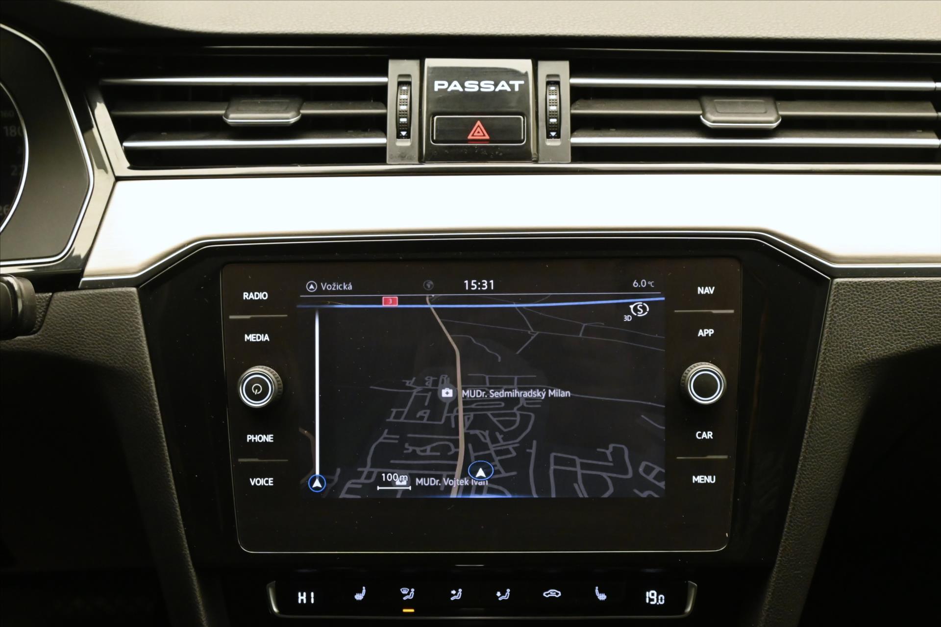 Hlavní fotografie vozu Volkswagen Passat 2,0 TDI 110 kW DSG Elegance Záruka až 5 let (19)
