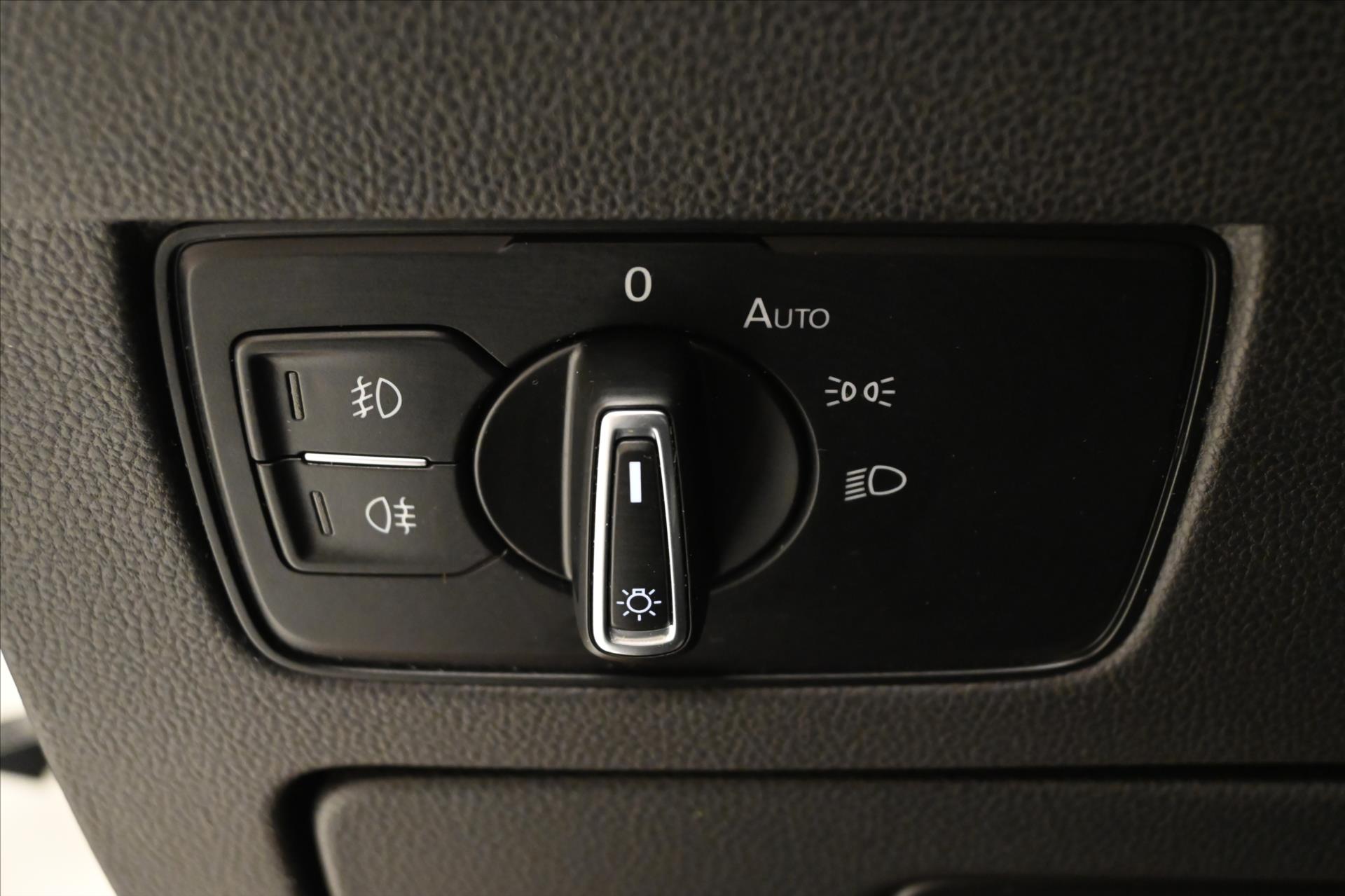 Hlavní fotografie vozu Volkswagen Passat 2,0 TDI 110 kW DSG Elegance Záruka až 5 let (27)