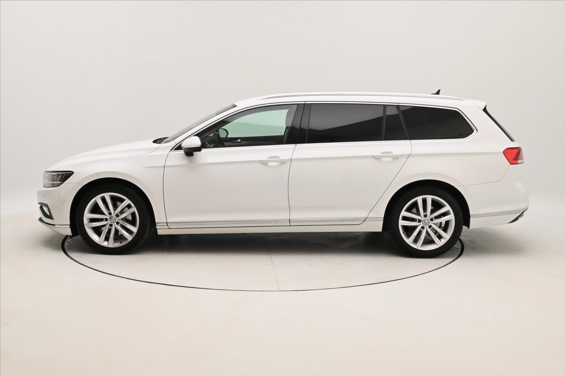 Hlavní fotografie vozu Volkswagen Passat 2,0 TDI 110 kW DSG Elegance Záruka až 5 let (8)