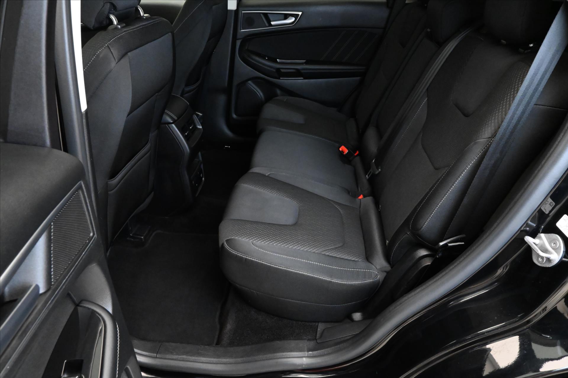Hlavní fotografie vozu Ford Edge 2,0 TDCi 154 kW 4x4 AT6 Panorama Záruka až 5 let (14)