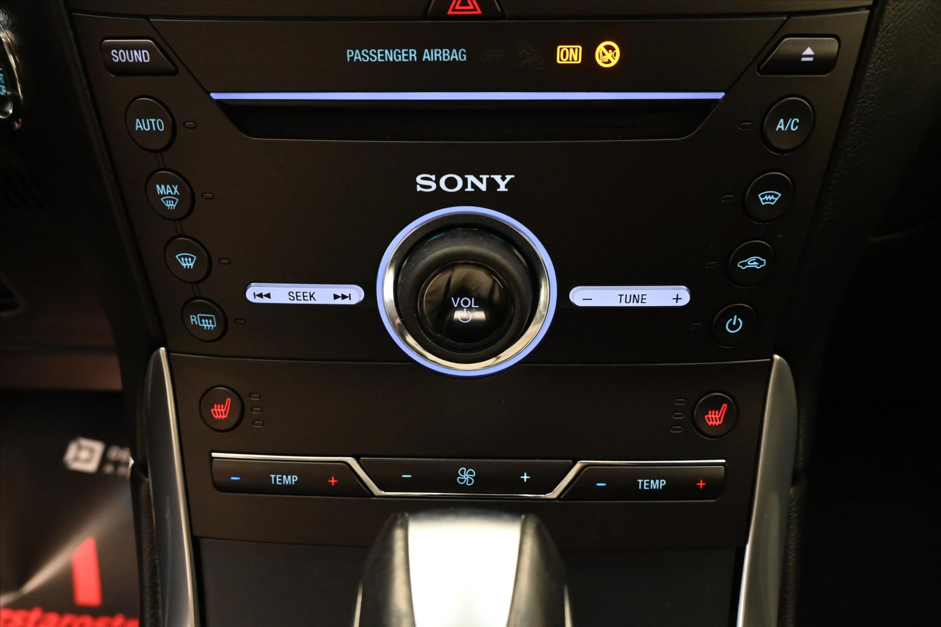 Hlavní fotografie vozu Ford Edge 2,0 TDCi 154 kW 4x4 AT6 Panorama Záruka až 5 let (20)