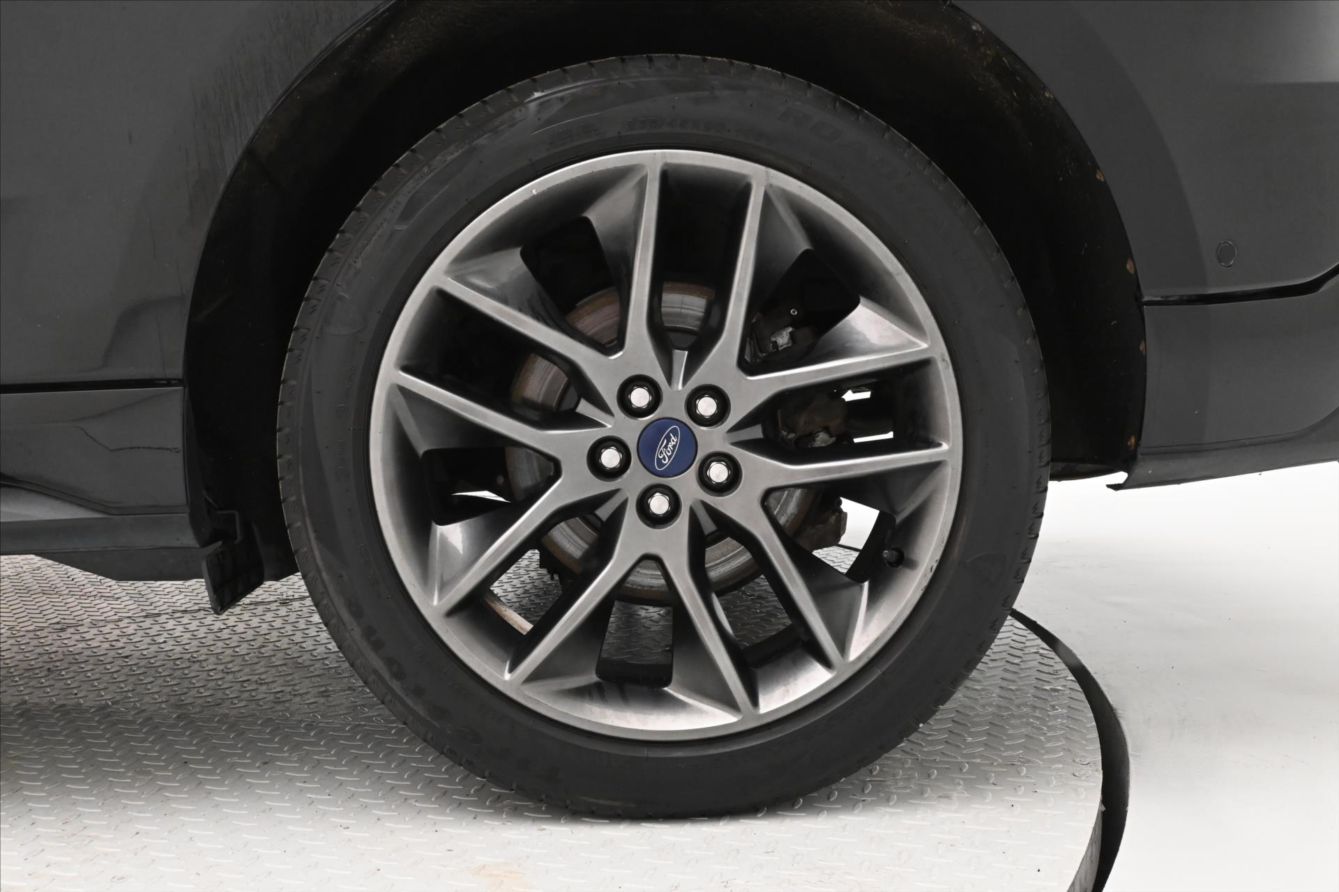 Hlavní fotografie vozu Ford Edge 2,0 TDCi 154 kW 4x4 AT6 Panorama Záruka až 5 let (27)