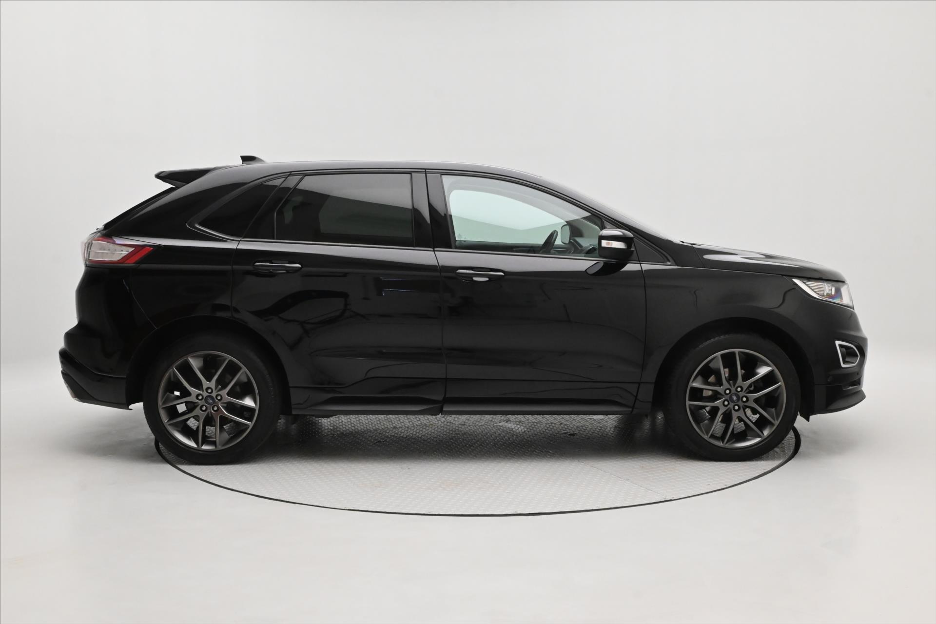 Hlavní fotografie vozu Ford Edge 2,0 TDCi 154 kW 4x4 AT6 Panorama Záruka až 5 let (4)