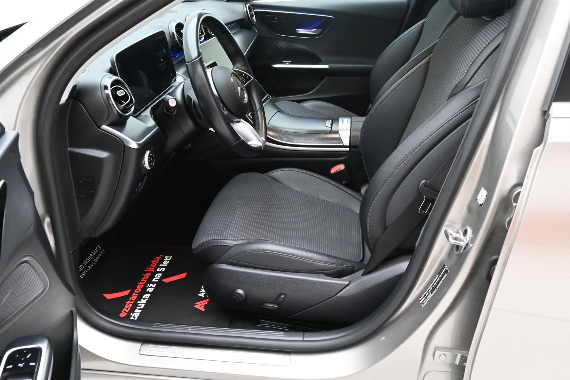 Hlavní fotografie vozu Mercedes-Benz Třídy C 2,0 220d 147 kW 4Matic 9G-Tron. Záruka až 5 let (13)
