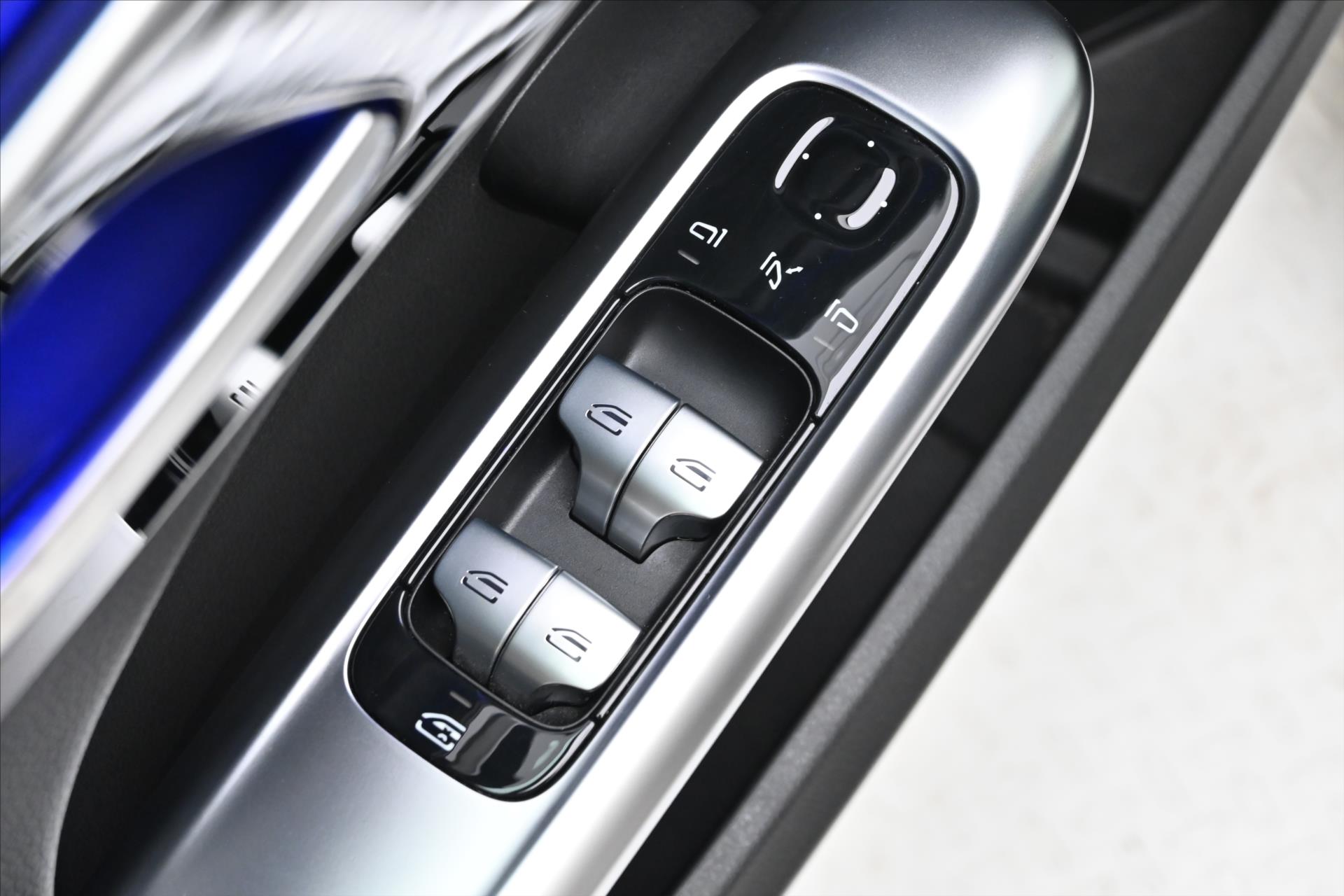 Hlavní fotografie vozu Mercedes-Benz Třídy C 2,0 220d 147 kW 4Matic 9G-Tron. Záruka až 5 let (24)