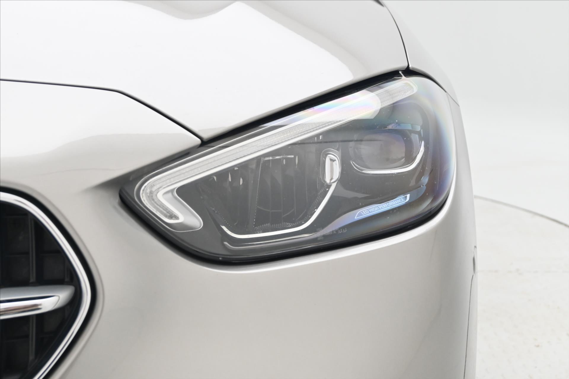 Hlavní fotografie vozu Mercedes-Benz Třídy C 2,0 220d 147 kW 4Matic 9G-Tron. Záruka až 5 let (29)