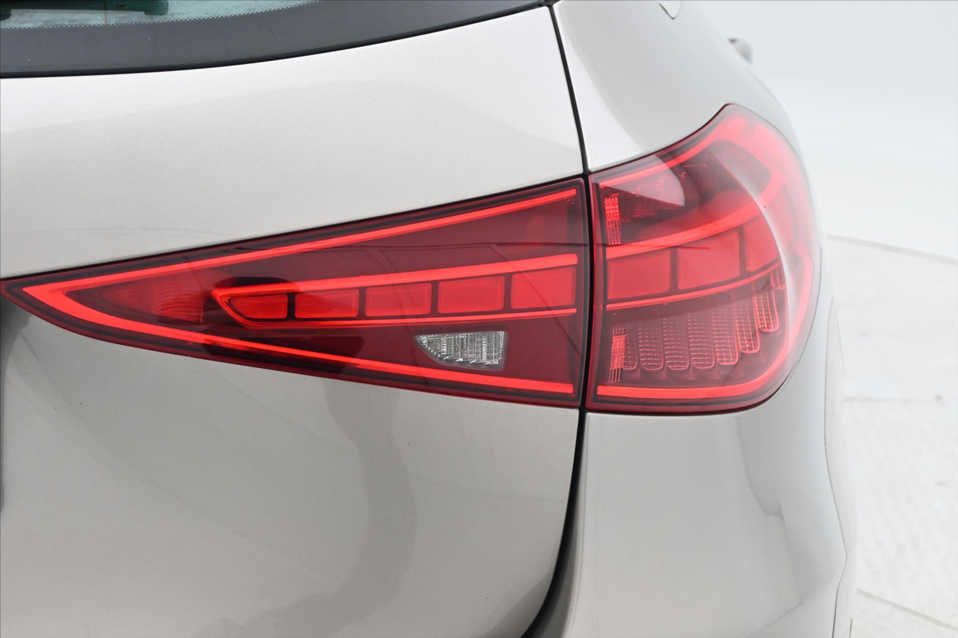 Hlavní fotografie vozu Mercedes-Benz Třídy C 2,0 220d 147 kW 4Matic 9G-Tron. Záruka až 5 let (30)