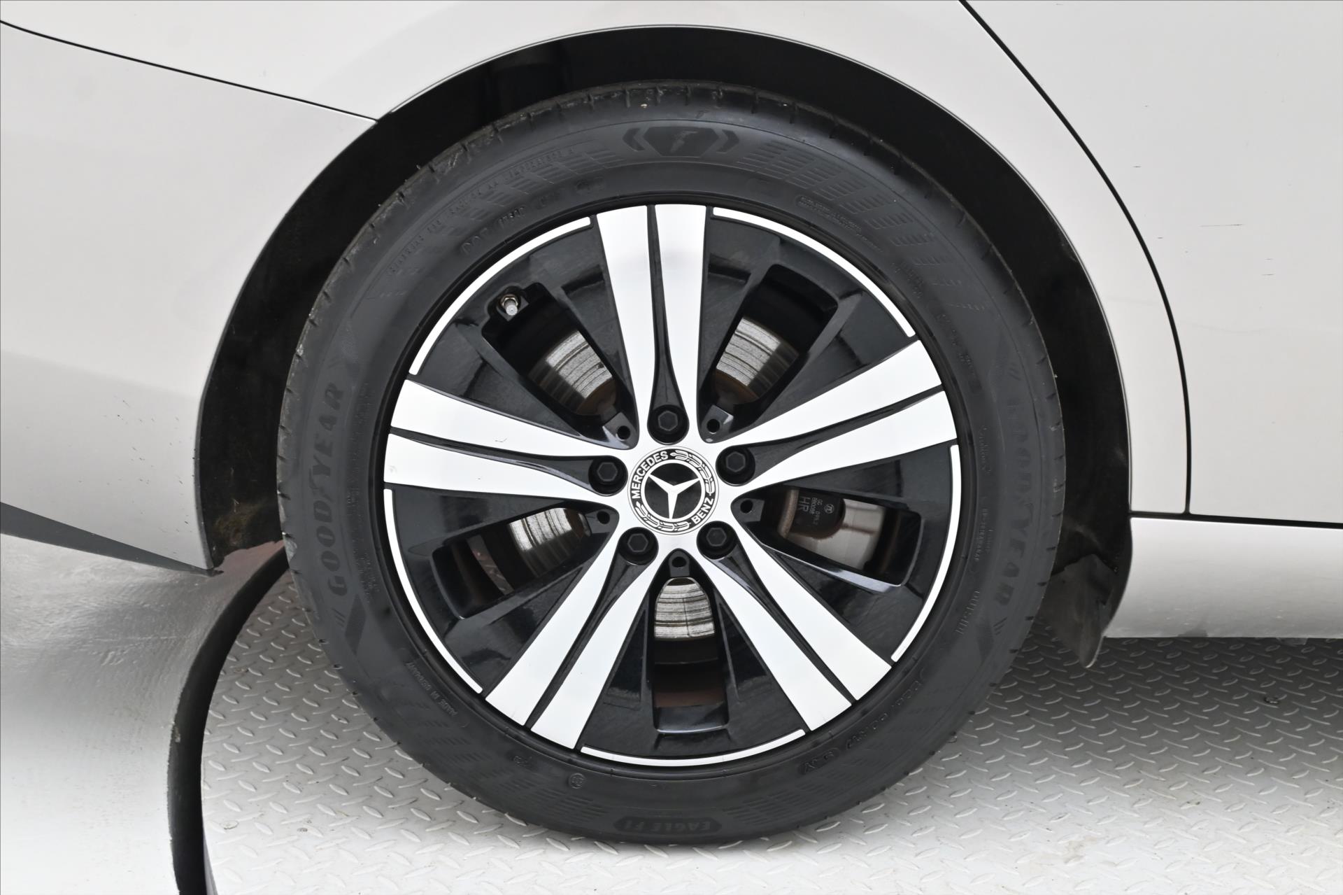 Hlavní fotografie vozu Mercedes-Benz Třídy C 2,0 220d 147 kW 4Matic 9G-Tron. Záruka až 5 let (31)