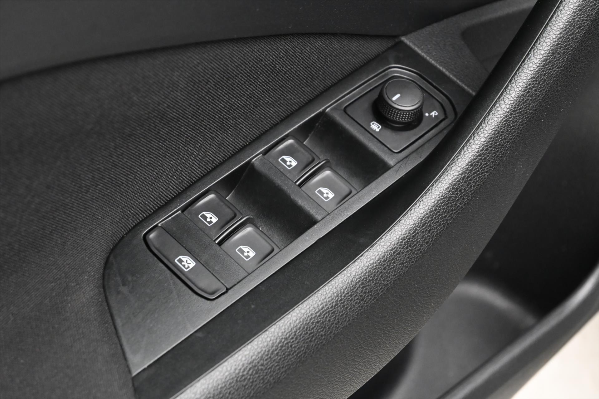 Hlavní fotografie vozu Škoda Kamiq 1,0 TSI 81 kW Sport Business Záruka až 5 let (24)