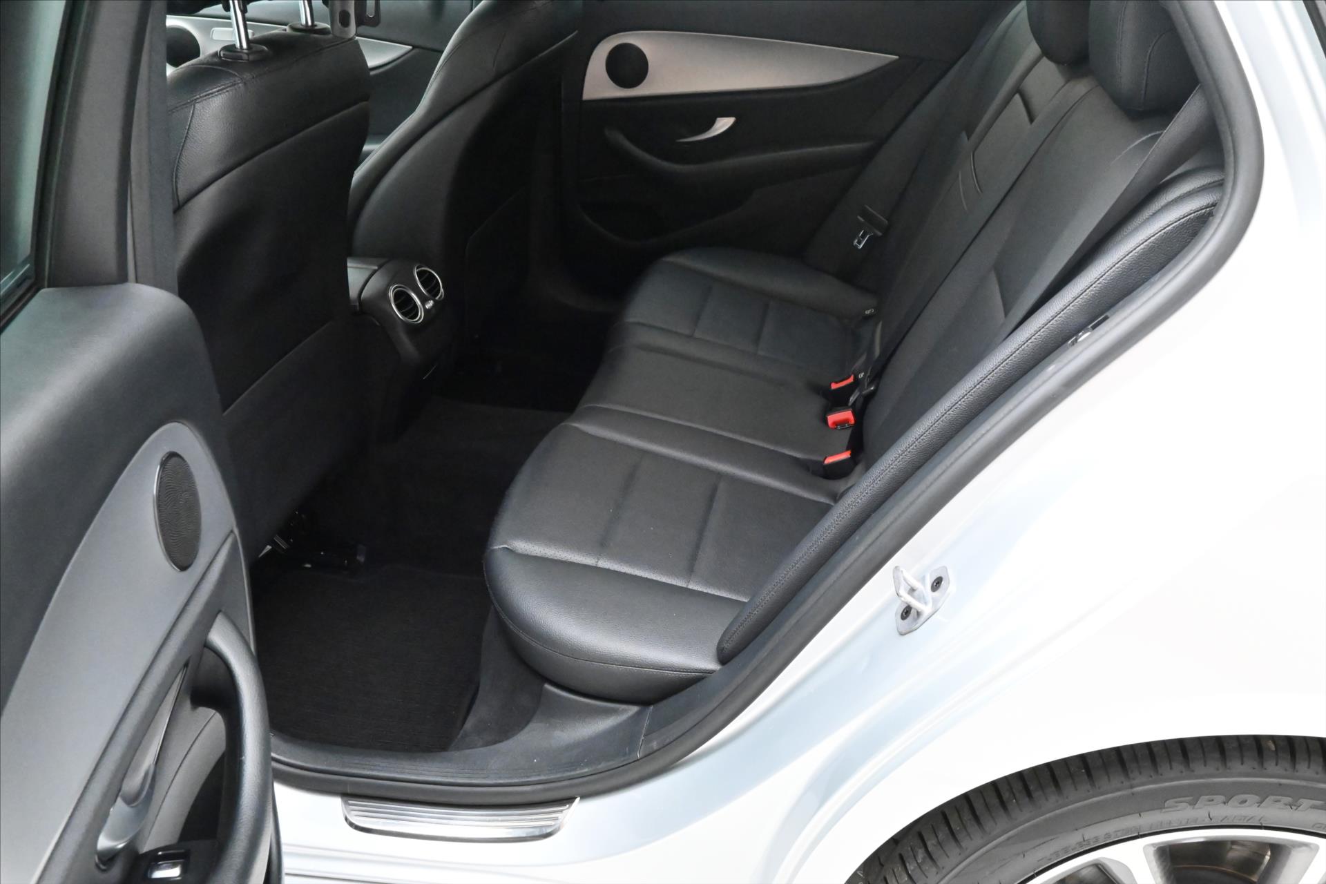 Hlavní fotografie vozu Mercedes-Benz Třídy E 2,0 220d 143 kW Avantgarde AT9 Záruka až 5 let (14)