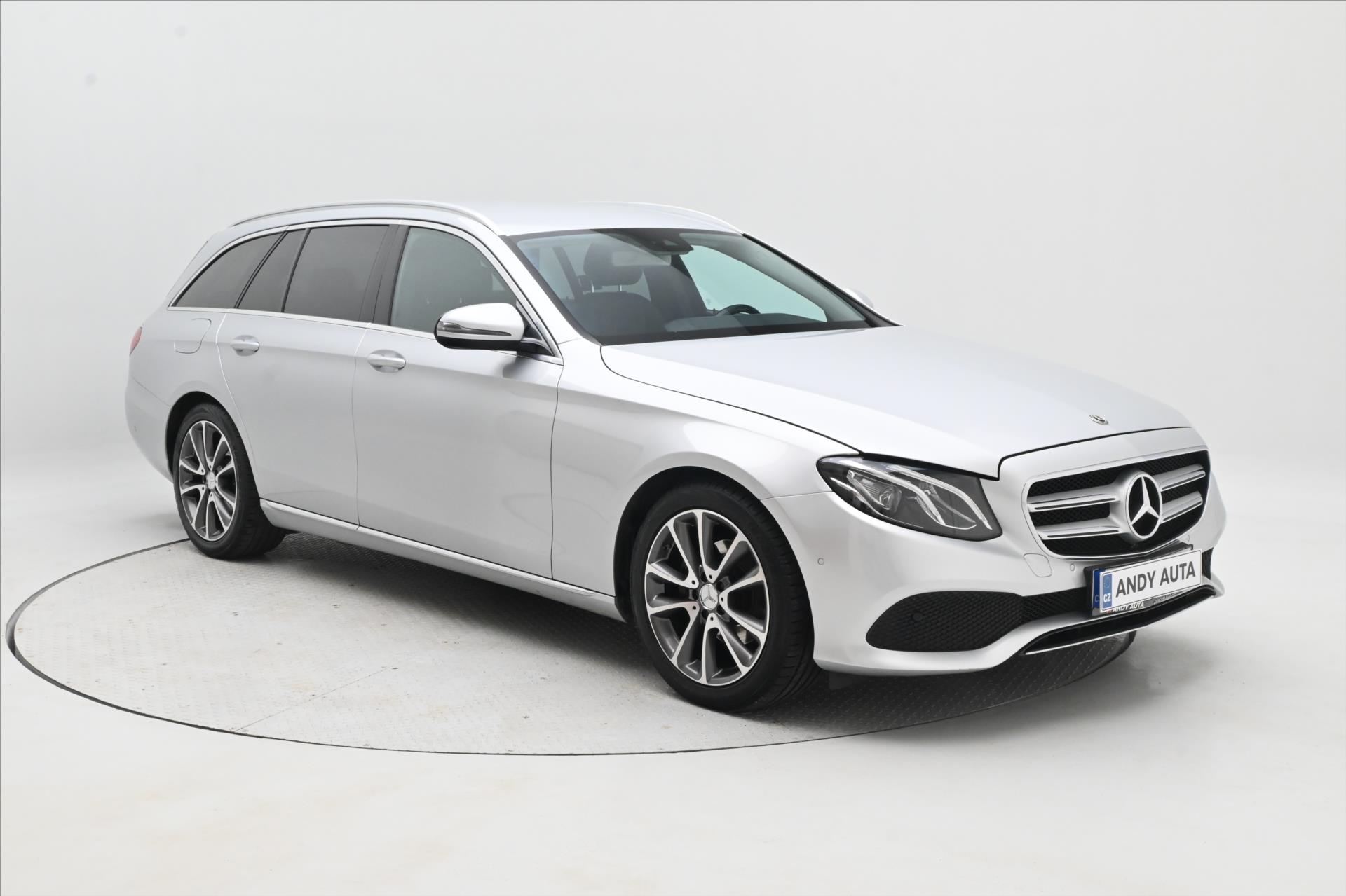 Hlavní fotografie vozu Mercedes-Benz Třídy E 2,0 220d 143 kW Avantgarde AT9 Záruka až 5 let (3)