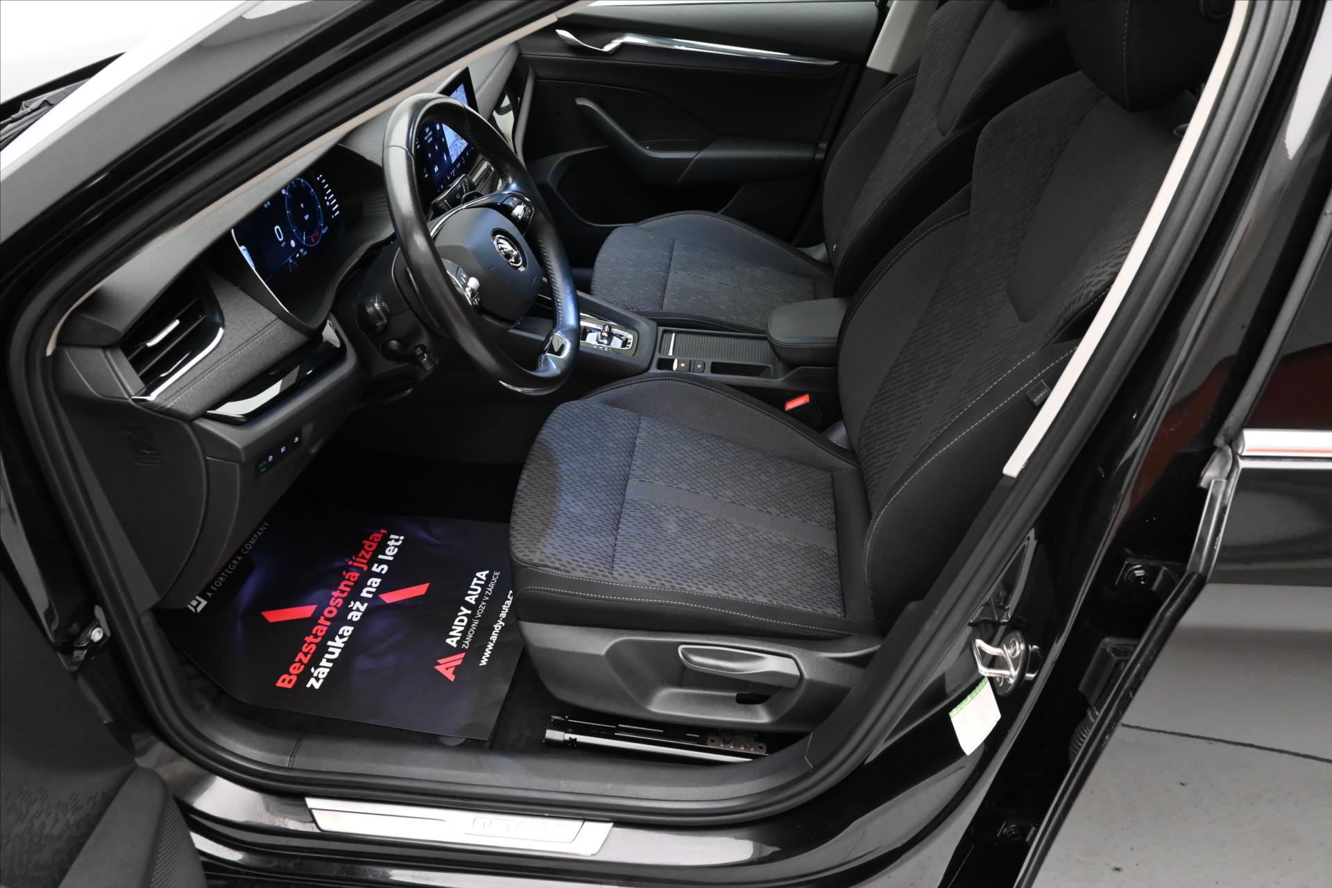 Hlavní fotografie vozu Škoda Octavia 2,0 TDI 110 kW DSG Style Záruka až 5 let (13)