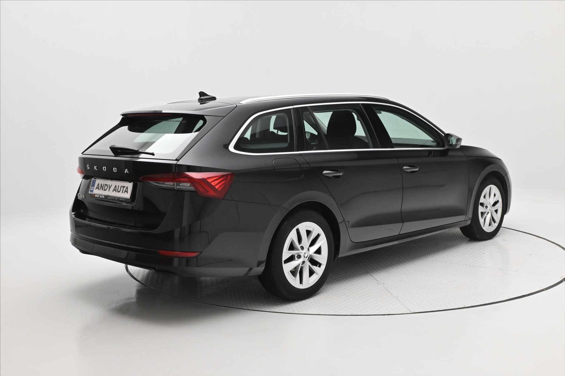 Hlavní fotografie vozu Škoda Octavia 2,0 TDI 110 kW DSG Style Záruka až 5 let (5)