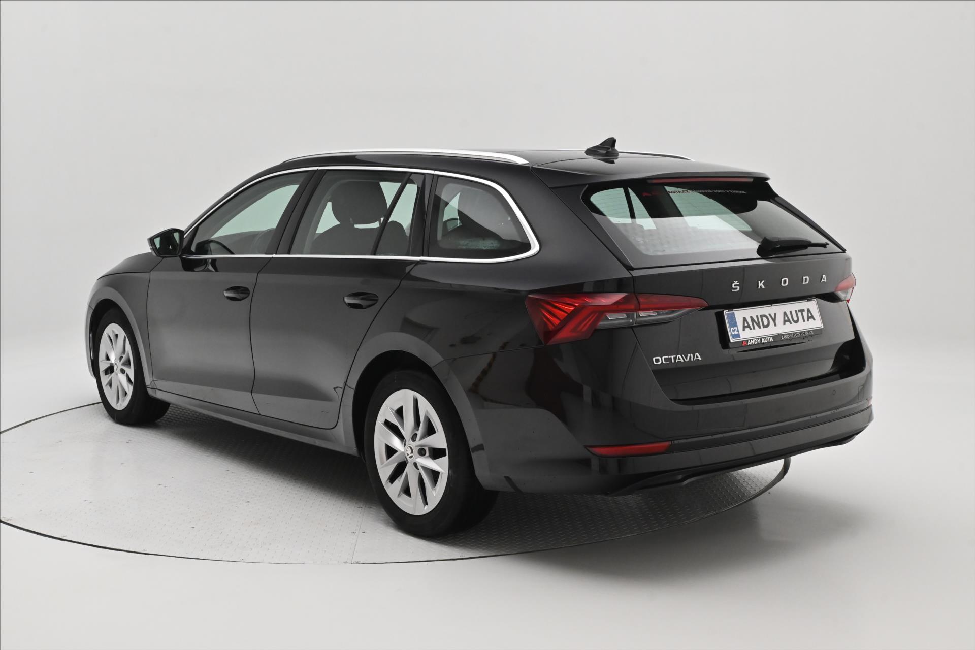 Hlavní fotografie vozu Škoda Octavia 2,0 TDI 110 kW DSG Style Záruka až 5 let (7)