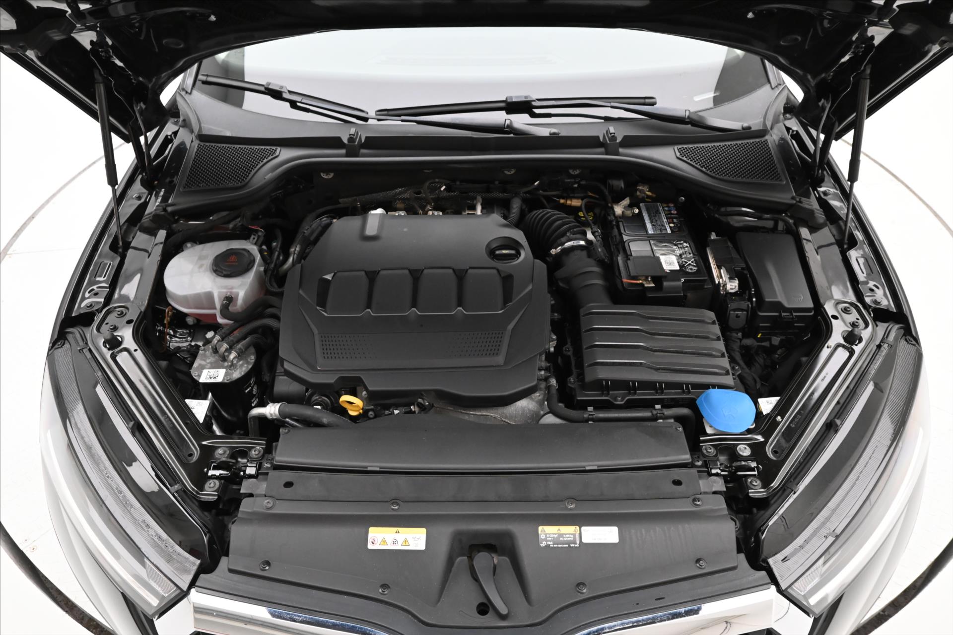 Hlavní fotografie vozu Škoda Octavia 2,0 TDI 110 kW DSG Style Záruka až 5 let (9)