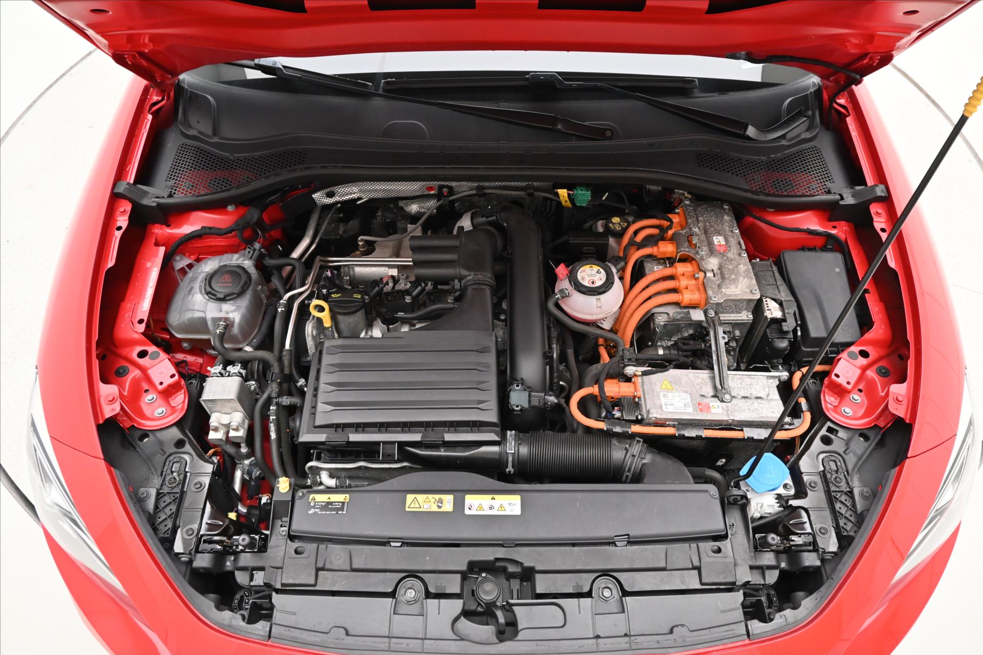 Hlavní fotografie vozu Seat Leon 1,4 FR TSI 150 kW e-Hybrid Záruka až 5 let (9)
