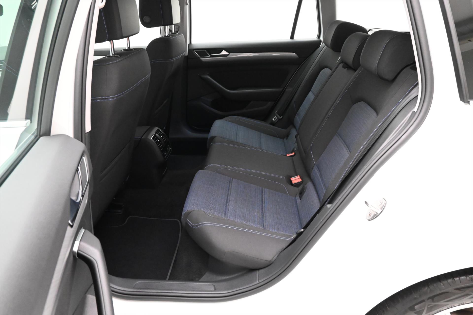 Hlavní fotografie vozu Volkswagen Passat 1,4 GTE 160 kW DSG Záruka až 5 let (14)