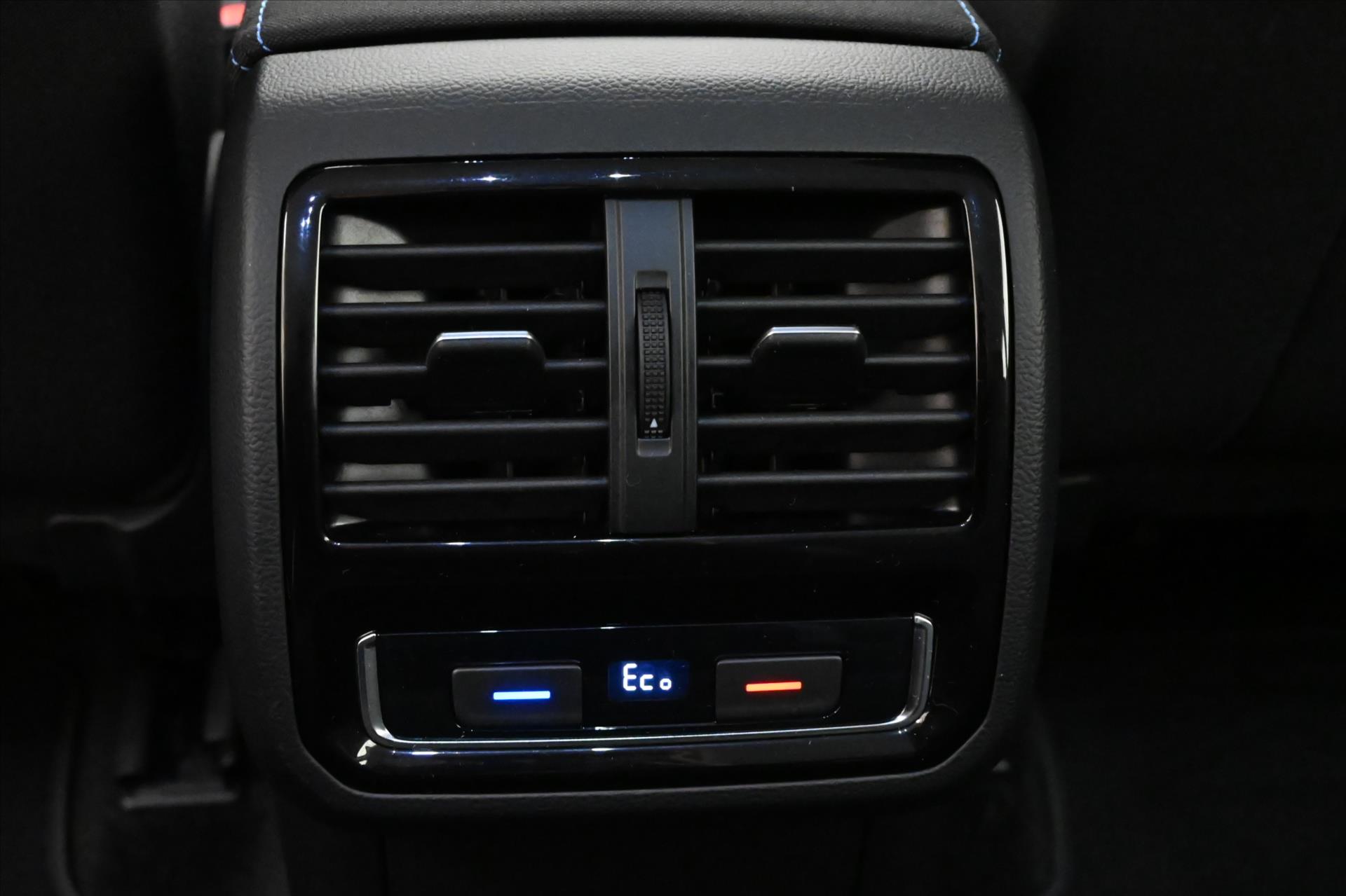 Hlavní fotografie vozu Volkswagen Passat 1,4 GTE 160 kW DSG Záruka až 5 let (26)