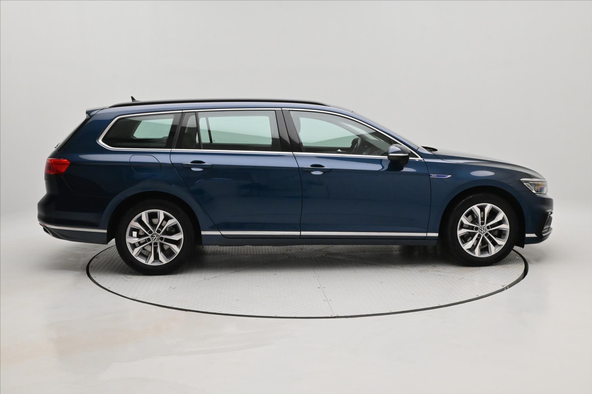 Hlavní fotografie vozu Volkswagen Passat 1,4 GTE 160 KW DSG Business Záruka až 5 let (4)
