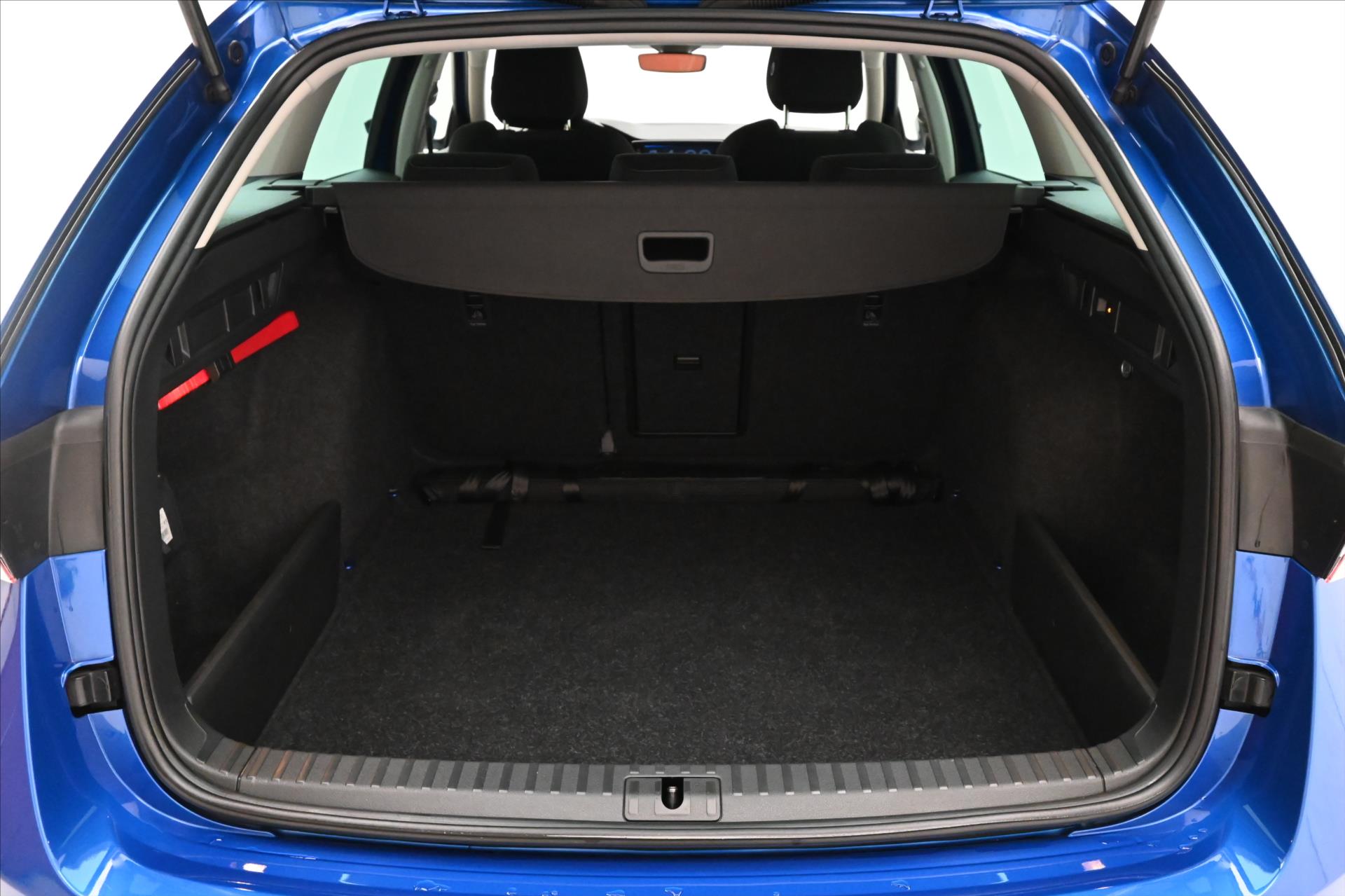 Hlavní fotografie vozu Škoda Octavia 2,0 TDI 110 kW TAŽNÉ Style Záruka až 5 let (10)