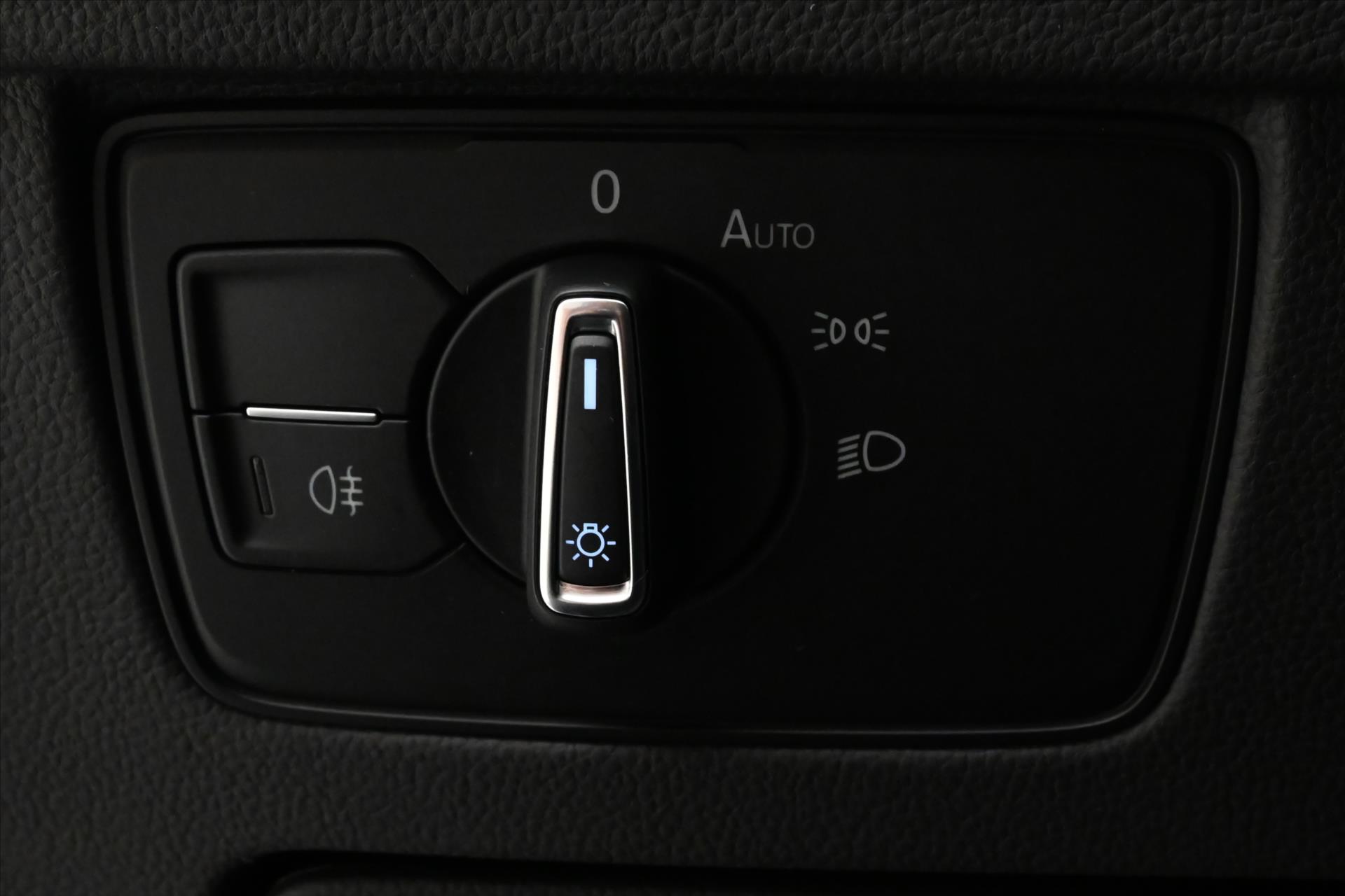 Hlavní fotografie vozu Volkswagen Passat 1,4 GTE 160 kW DSG Business Záruka až 5 let (25)