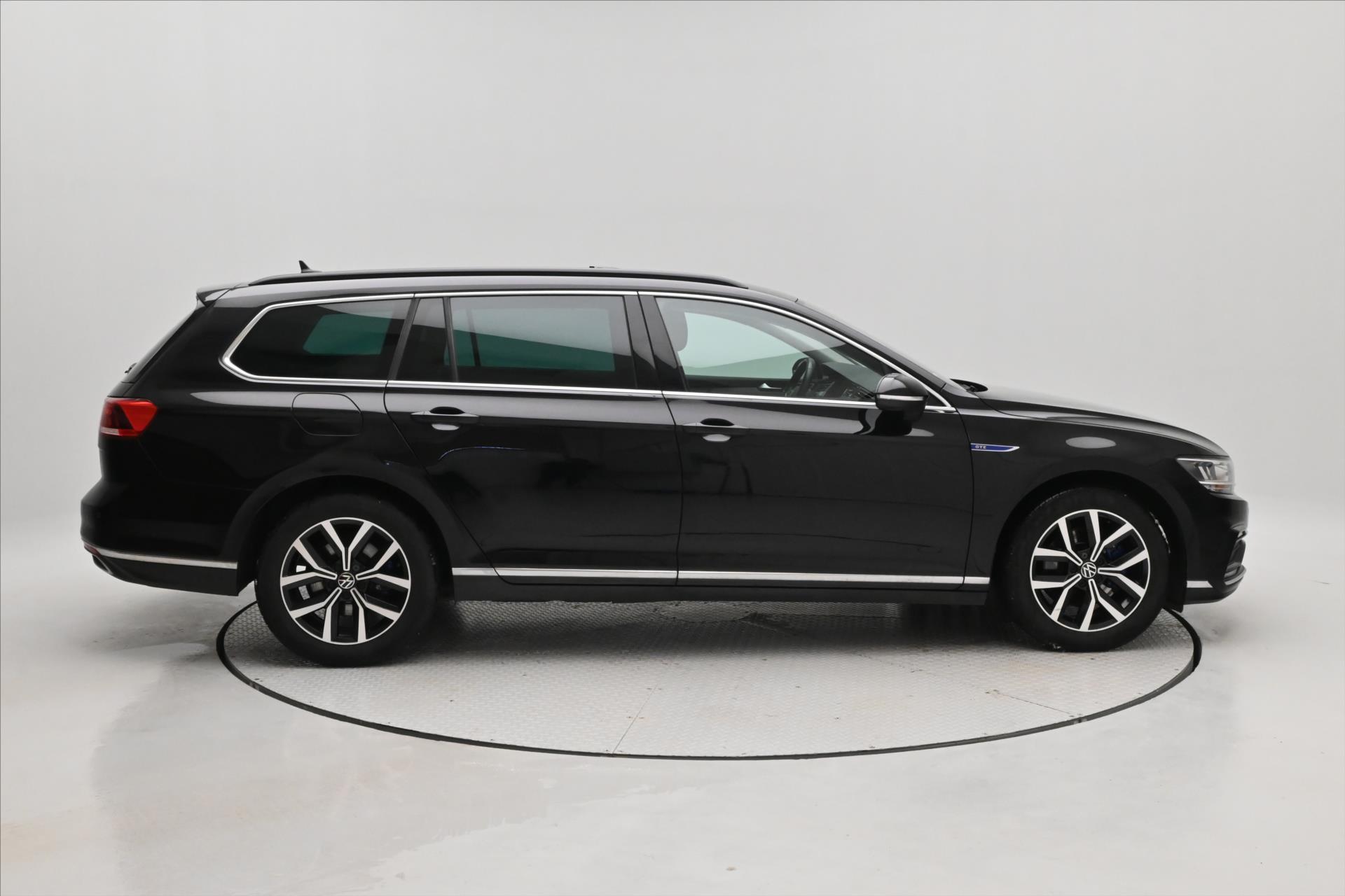Hlavní fotografie vozu Volkswagen Passat 1,4 GTE 160 kW DSG Business Záruka až 5 let (4)