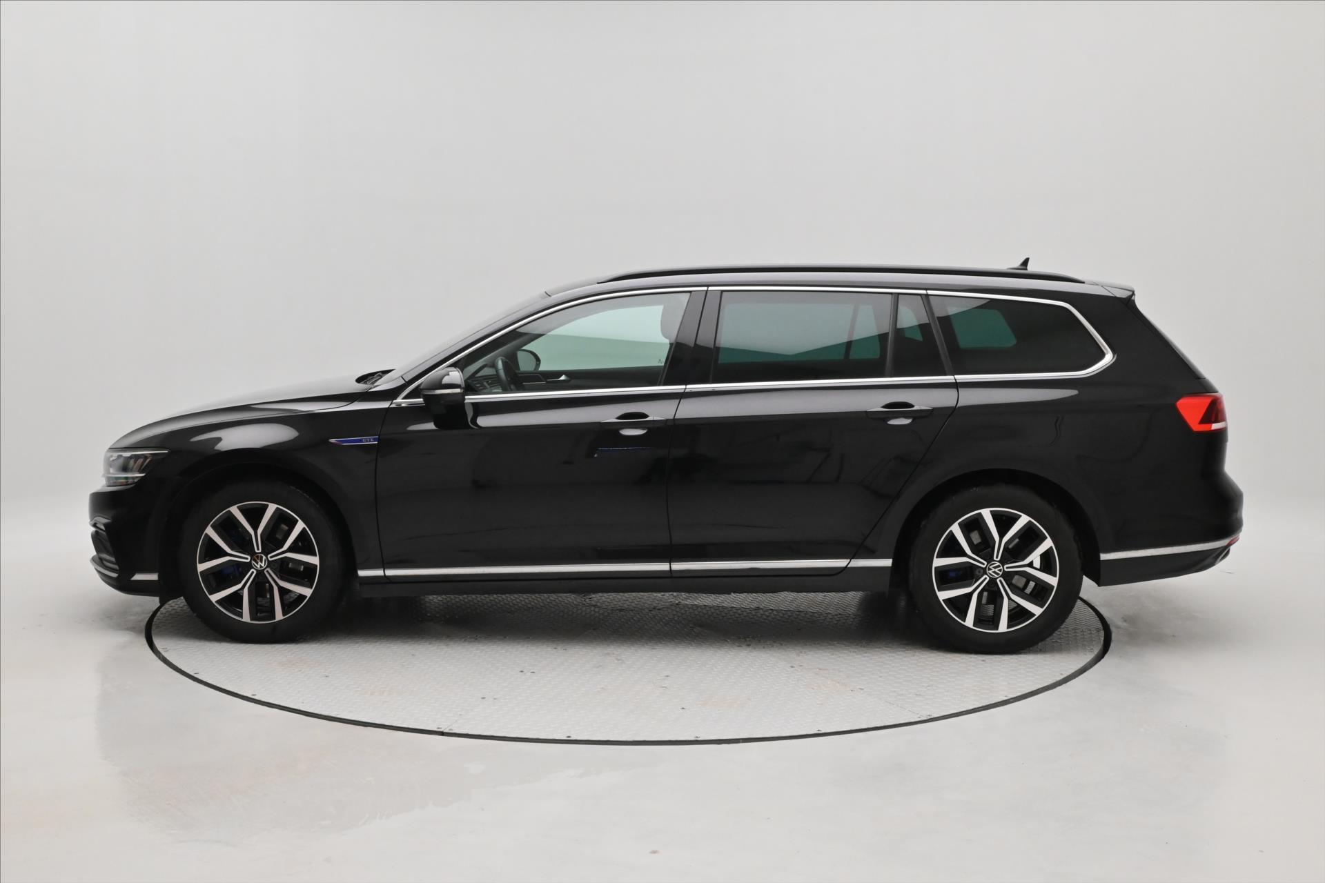 Hlavní fotografie vozu Volkswagen Passat 1,4 GTE 160 kW DSG Business Záruka až 5 let (8)