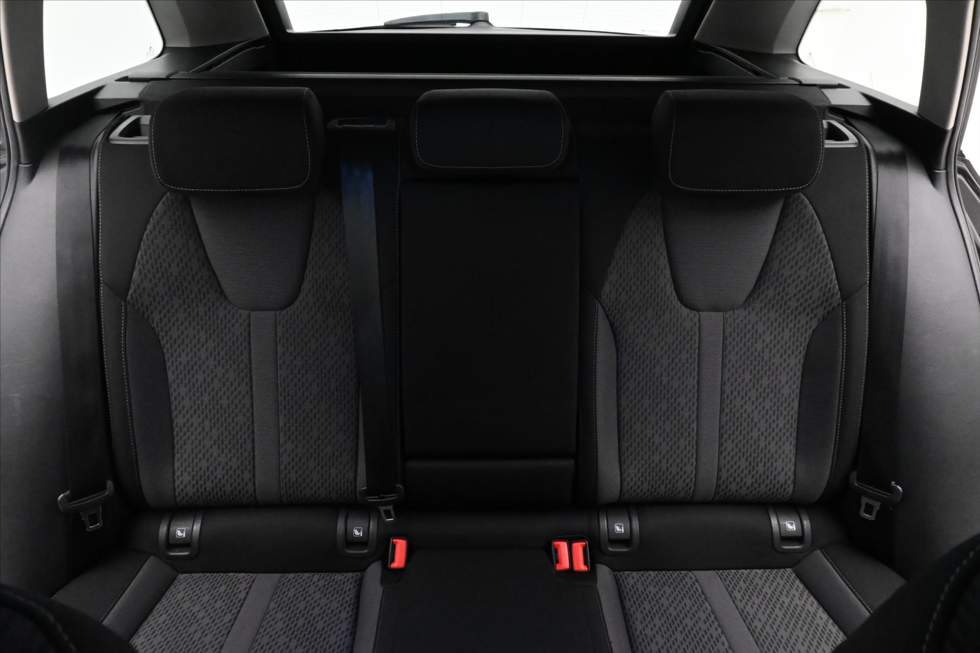Hlavní fotografie vozu Škoda Octavia 2,0 TDI 110kW DSG Style Záruka až 5 let (29)