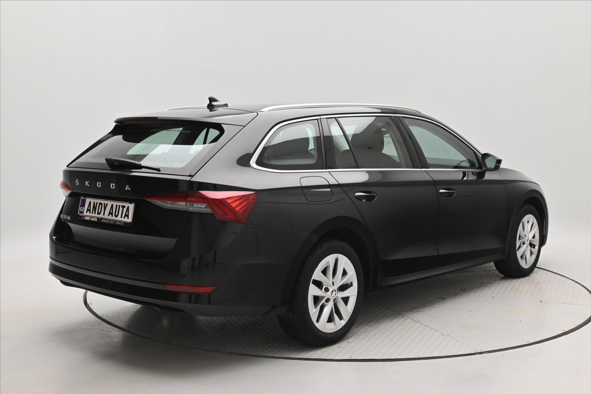 Hlavní fotografie vozu Škoda Octavia 2,0 TDI 110kW DSG Style Záruka až 5 let (5)