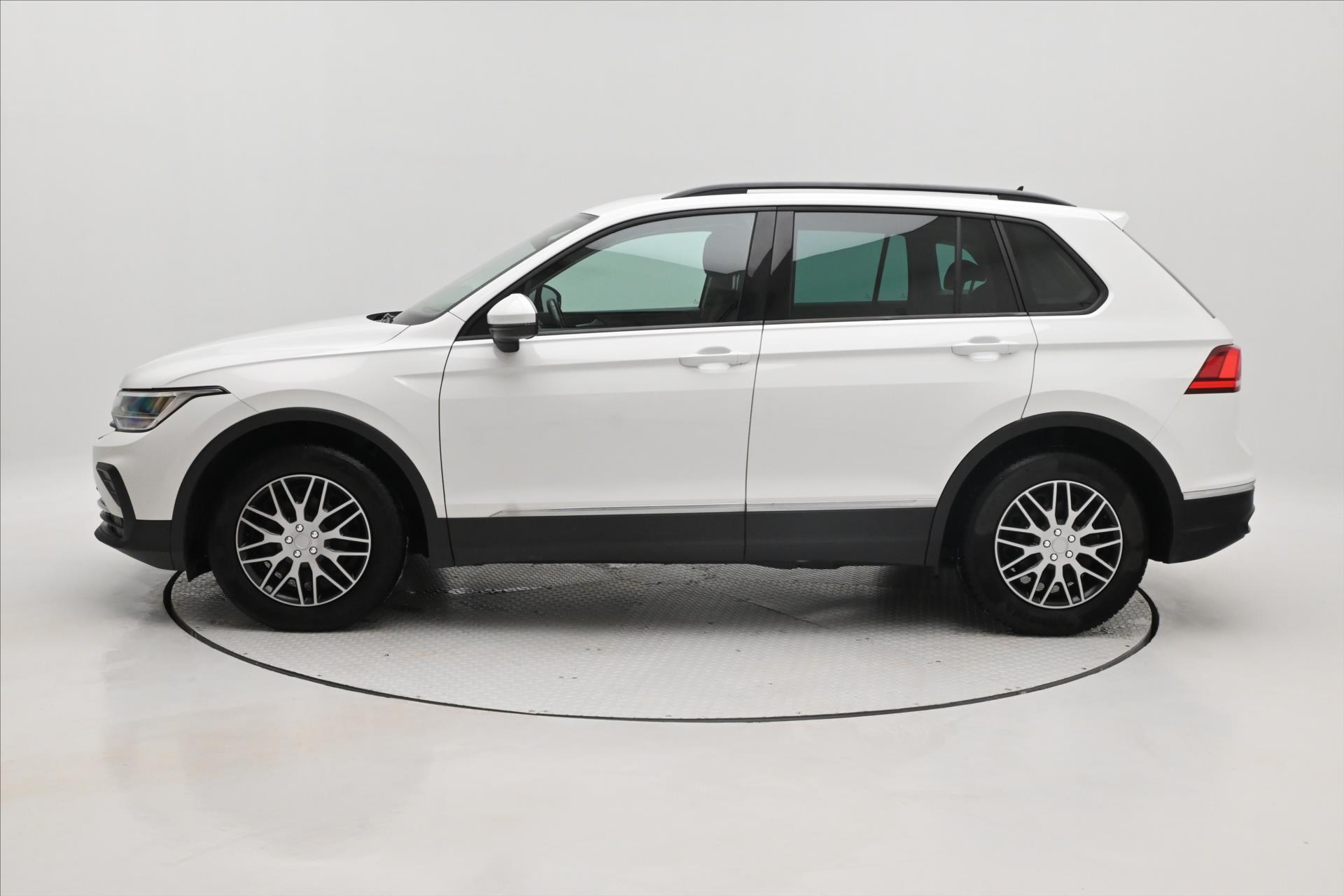 Hlavní fotografie vozu Volkswagen Tiguan 2,0 TDI 110 kW DSG Life Záruka až 5 let (8)