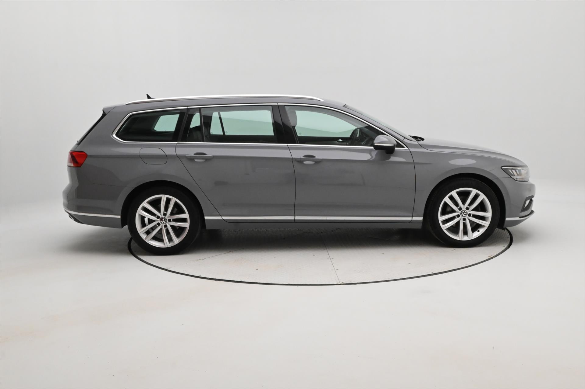 Hlavní fotografie vozu Volkswagen Passat 2,0 TDI 110 kW DSG Elegance Záruka až 5 let (4)