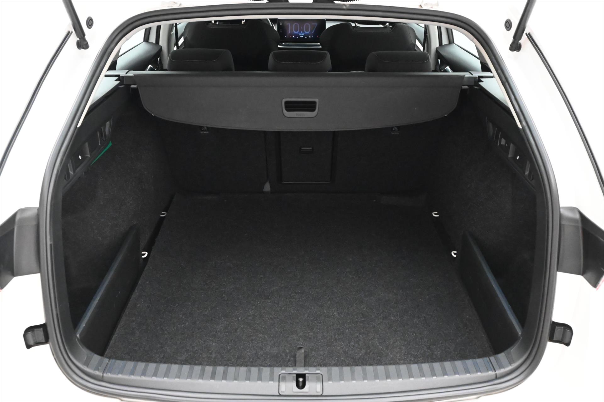 Hlavní fotografie vozu Škoda Octavia 2,0 TDI 110 kW DSG Style Záruka až 5 let (10)