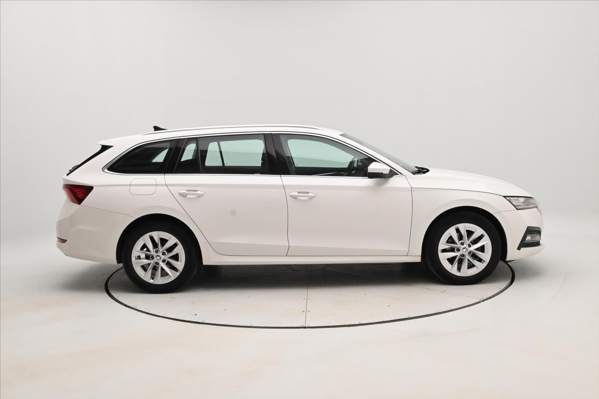 Hlavní fotografie vozu Škoda Octavia 2,0 TDI 110 kW DSG Style Záruka až 5 let (4)