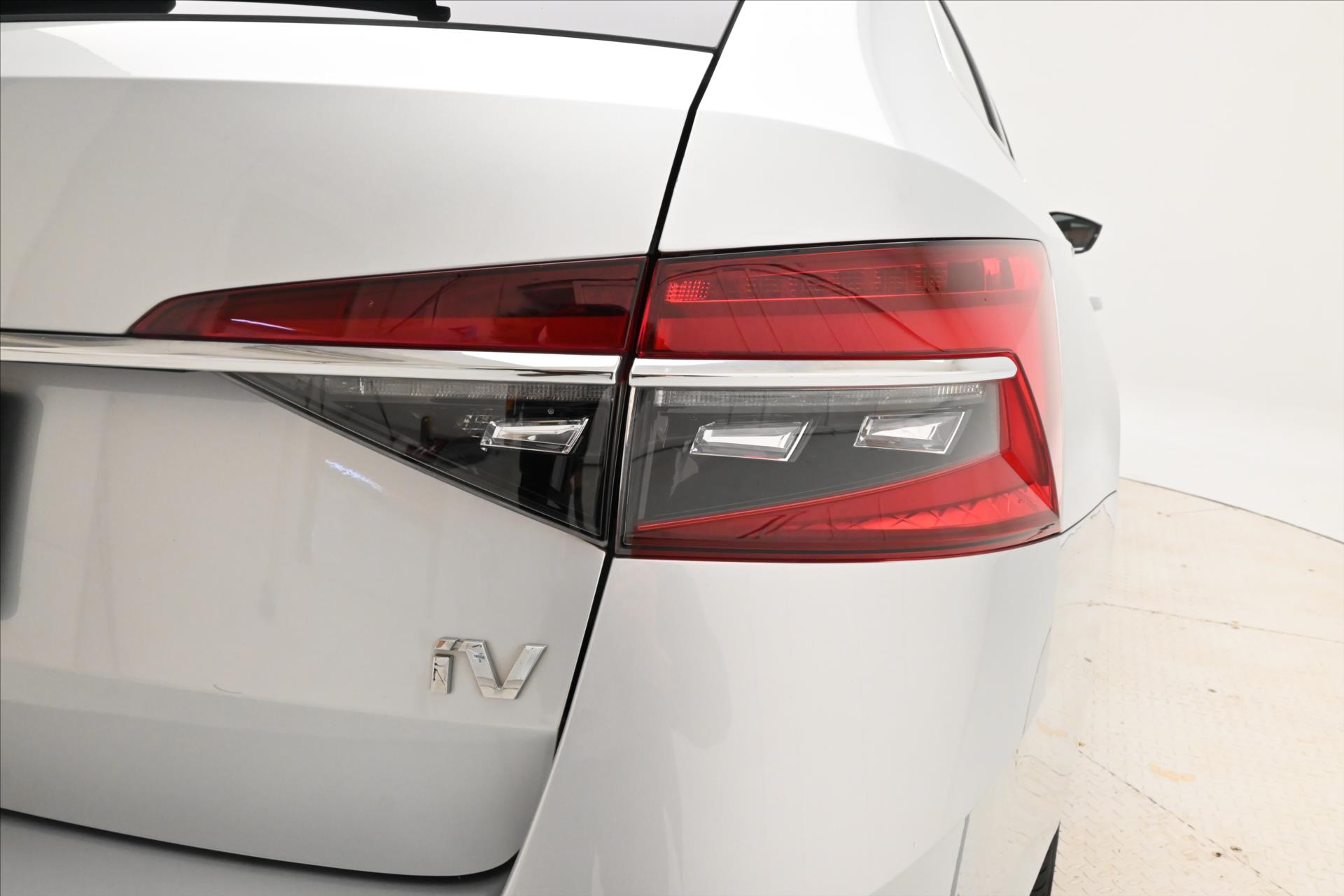 Hlavní fotografie vozu Škoda Superb 1,4 TSI iV 160KW DSG Ambition Záruka až 5 let (30)