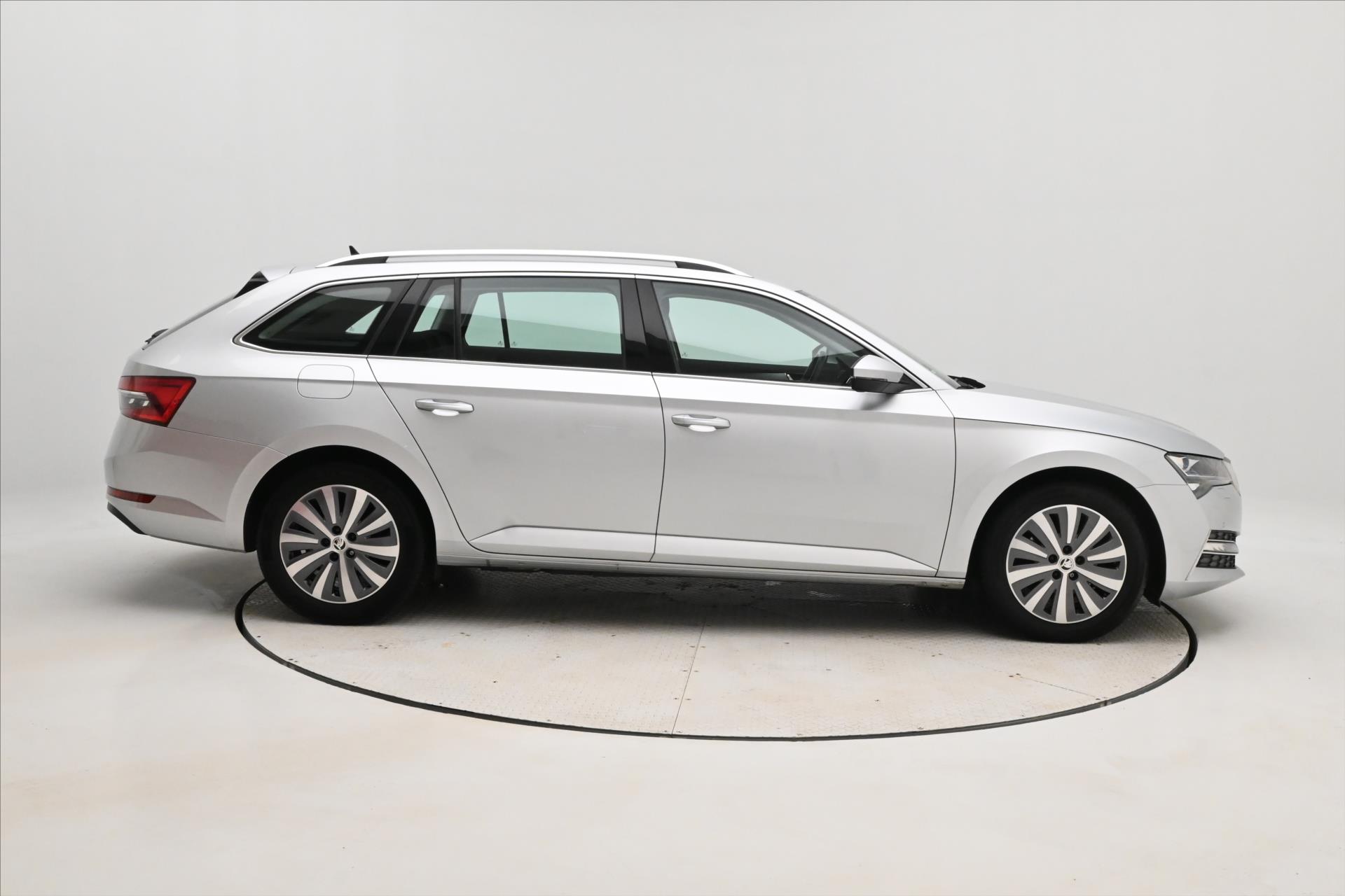 Hlavní fotografie vozu Škoda Superb 1,4 TSI iV 160KW DSG Ambition Záruka až 5 let (4)