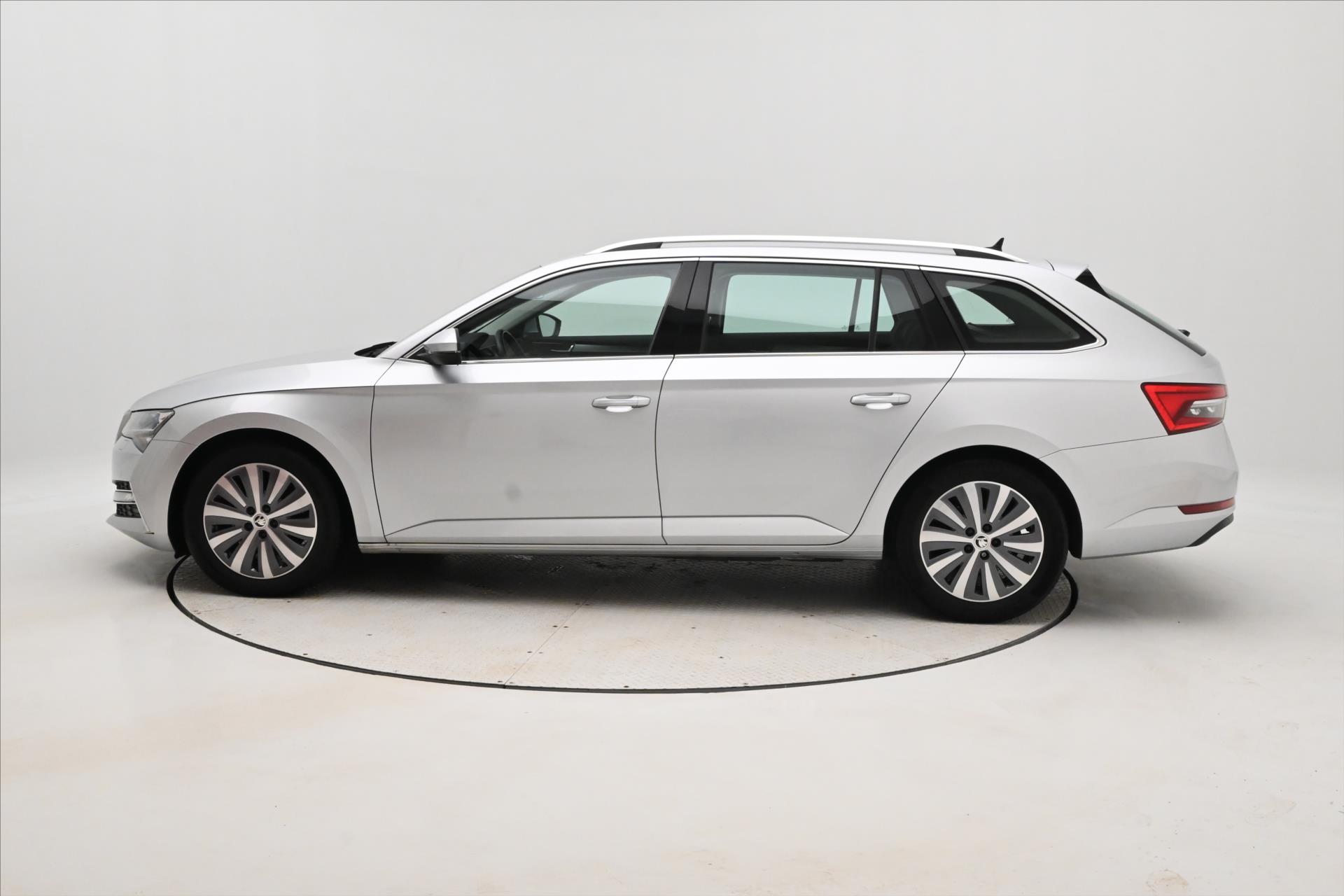 Hlavní fotografie vozu Škoda Superb 1,4 TSI iV 160KW DSG Ambition Záruka až 5 let (8)