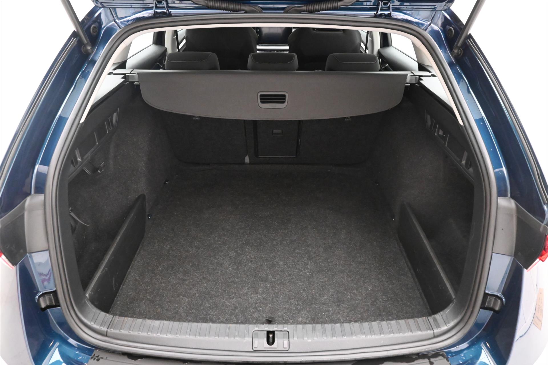 Hlavní fotografie vozu Škoda Octavia 2,0 TDI 110 kW DSG Business Záruka až 5 let (10)
