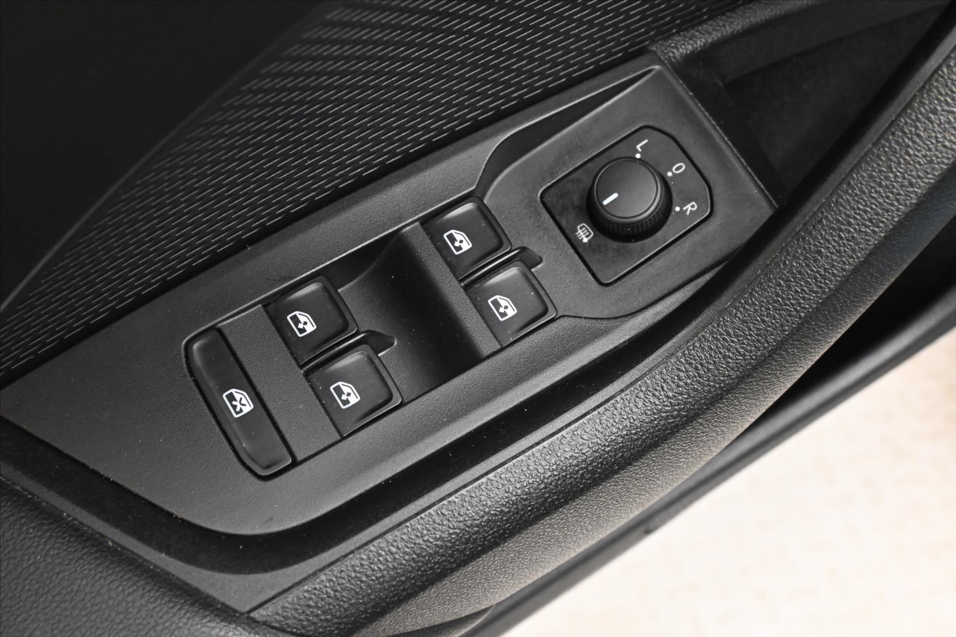 Hlavní fotografie vozu Škoda Octavia 2,0 TDI 110 kW DSG Business Záruka až 5 let (25)