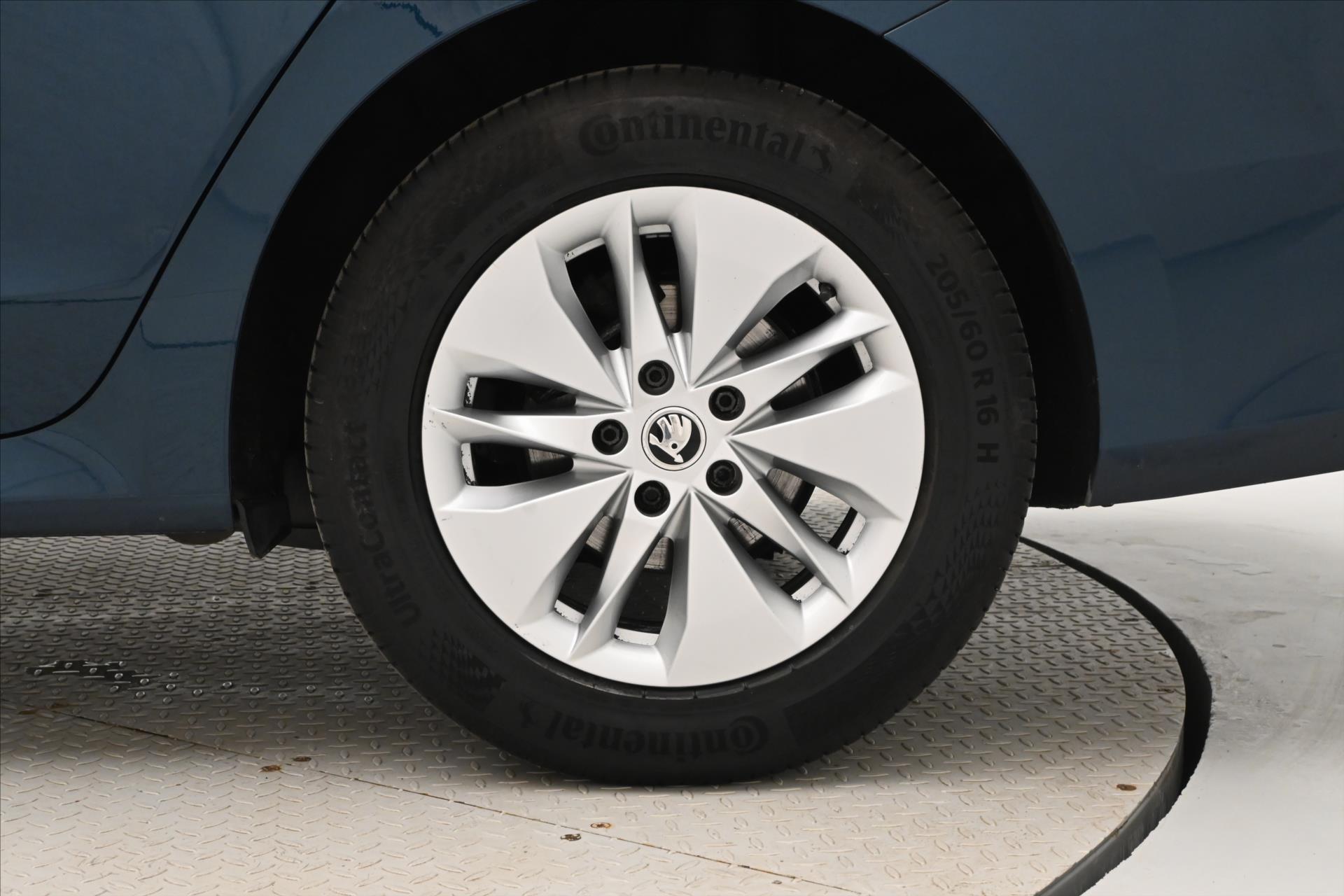 Hlavní fotografie vozu Škoda Octavia 2,0 TDI 110 kW DSG Business Záruka až 5 let (31)