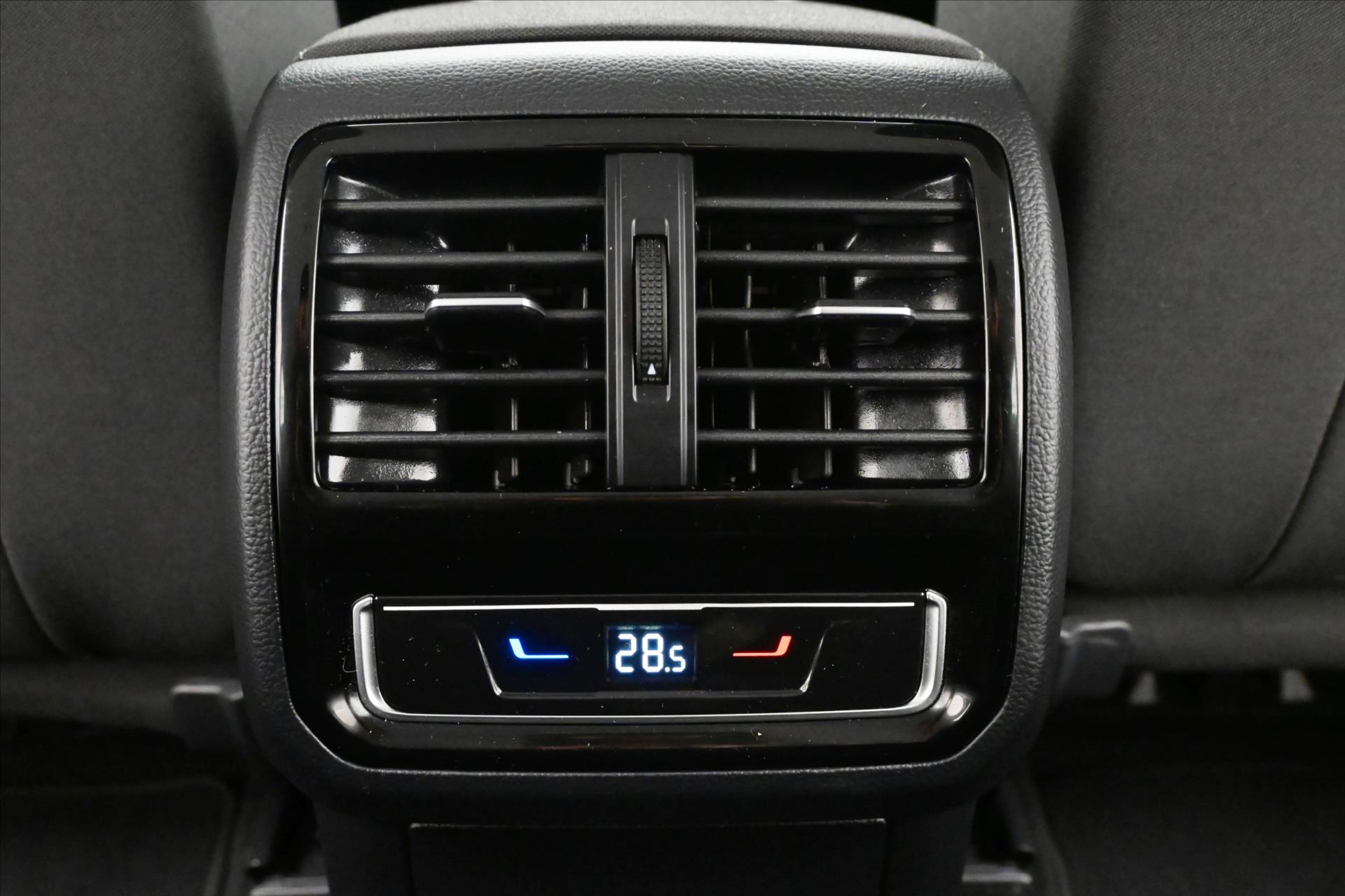 Hlavní fotografie vozu Volkswagen Passat 2,0 TDI 110 kW DSG Business Záruka až 5 let (22)