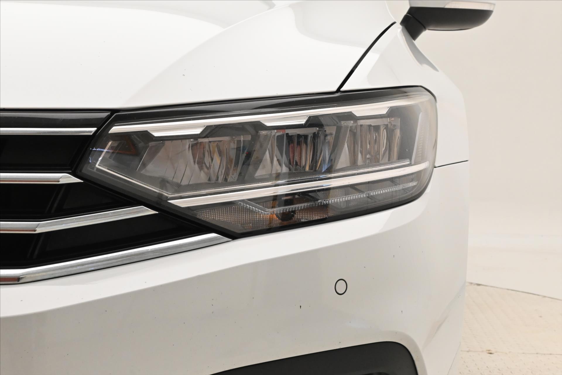 Hlavní fotografie vozu Volkswagen Passat 2,0 TDI 110 kW DSG Business Záruka až 5 let (29)