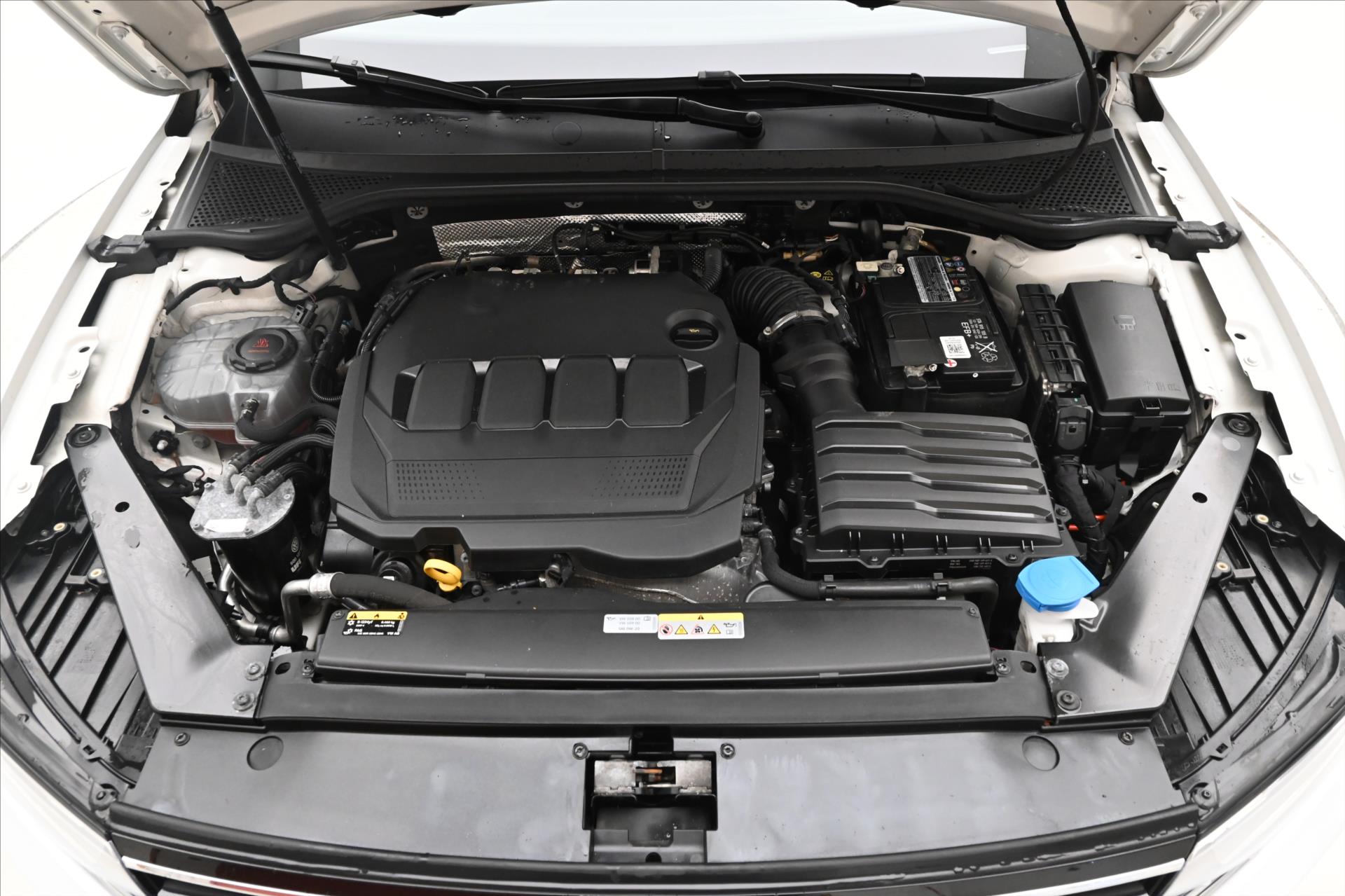 Hlavní fotografie vozu Volkswagen Passat 2,0 TDI 110 kW DSG Business Záruka až 5 let (9)