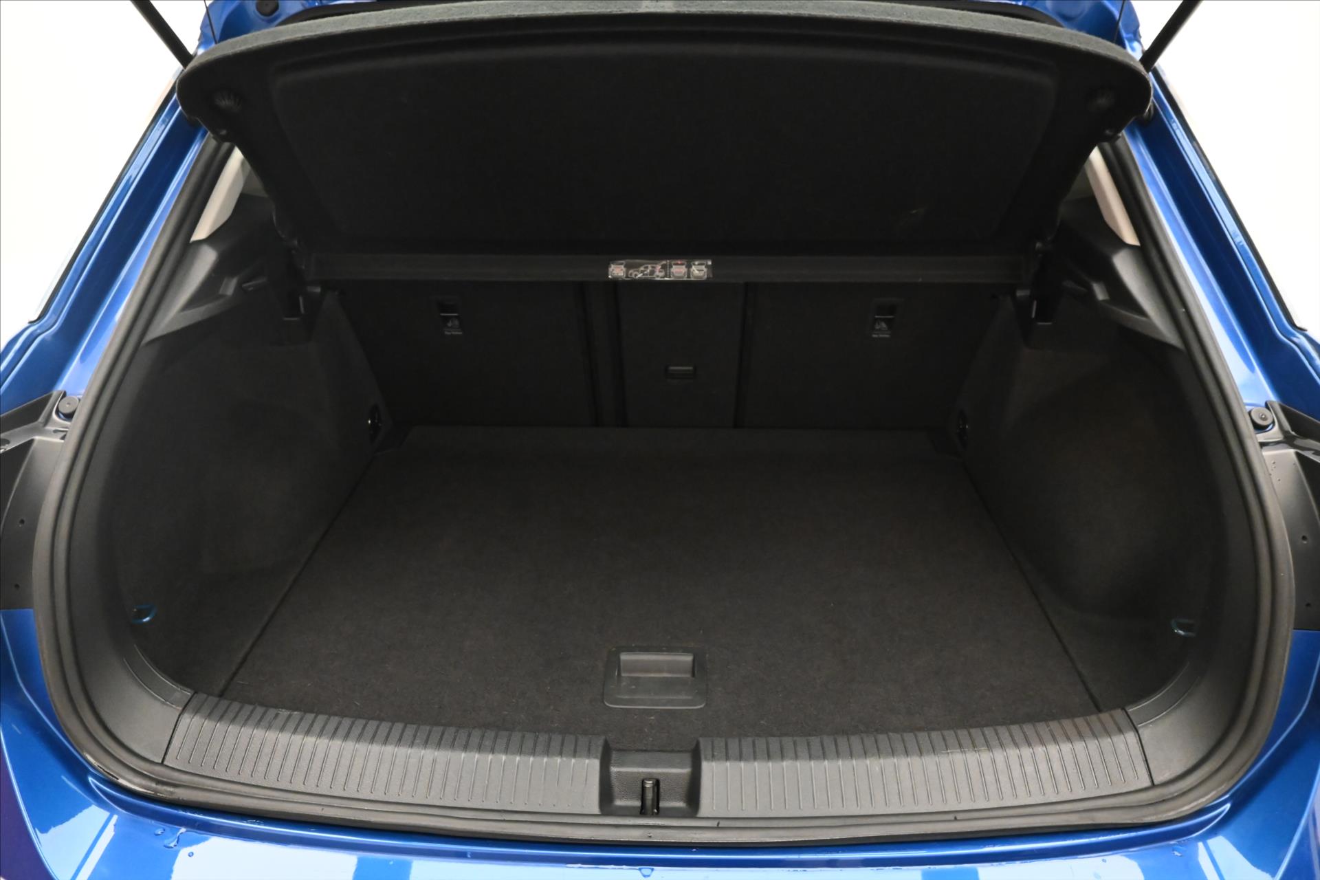 Hlavní fotografie vozu Volkswagen T-Roc 1,5 TSI 110 kW DSG Navi Záruka až 5 let (10)