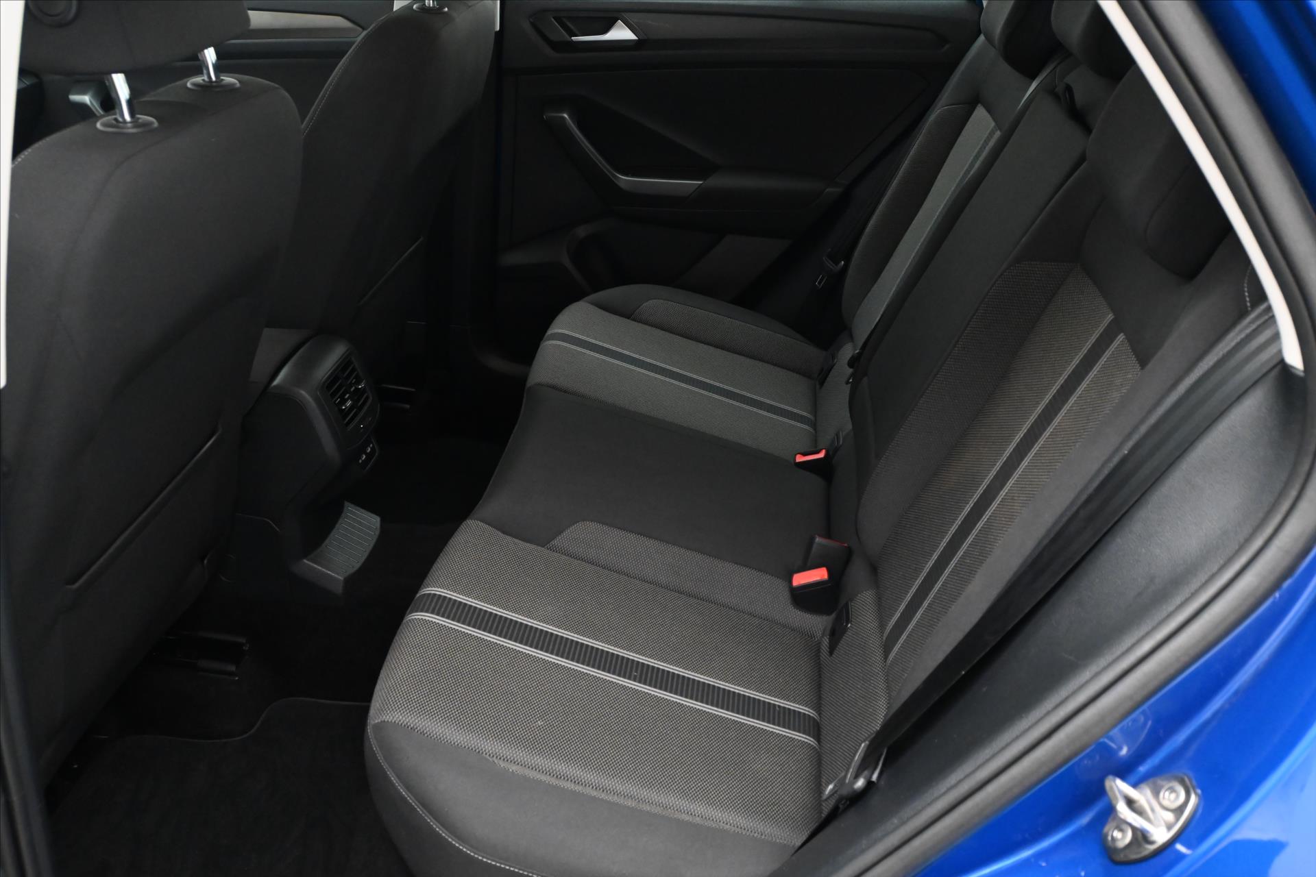 Hlavní fotografie vozu Volkswagen T-Roc 1,5 TSI 110 kW DSG Navi Záruka až 5 let (14)