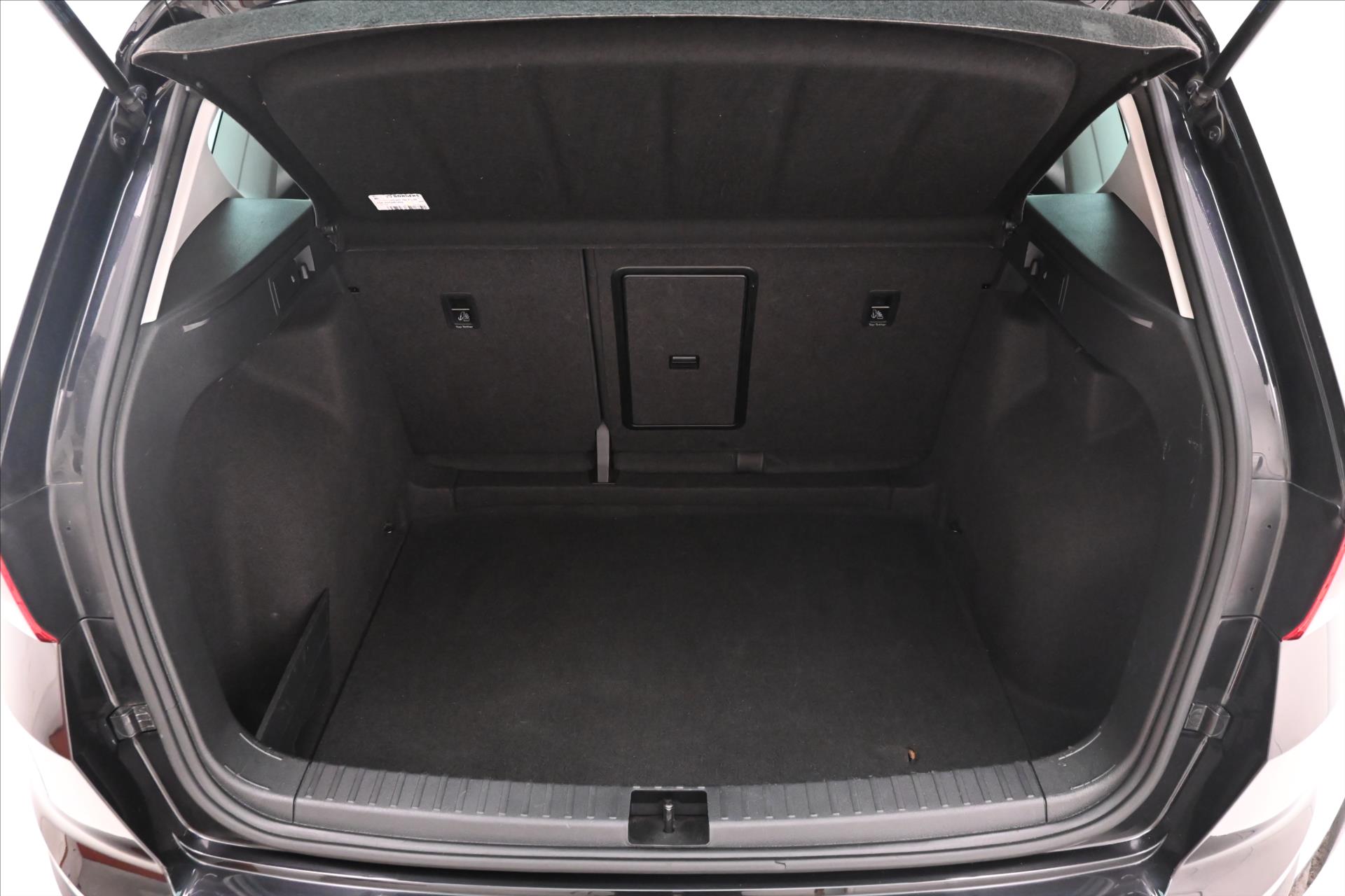 Hlavní fotografie vozu Seat Ateca 1,6 TDi 85kW ALCANTARA LED Záruka až 5 let (10)